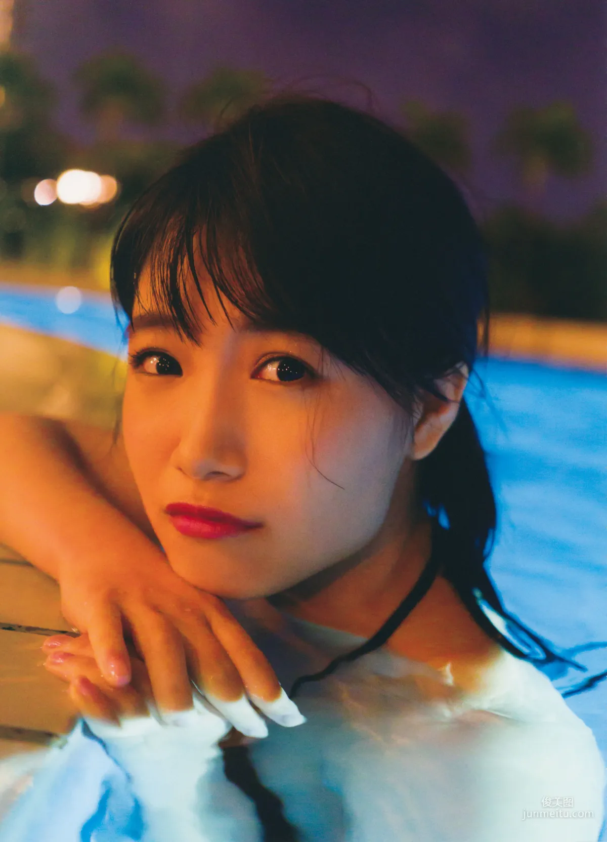 朝長美桜《日向》ファースト写真集 70