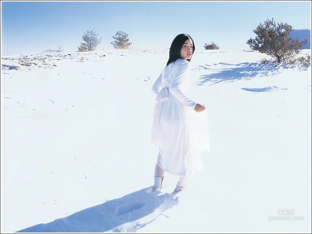 石原裡美「16歳 至上の原石」 寫真集 111