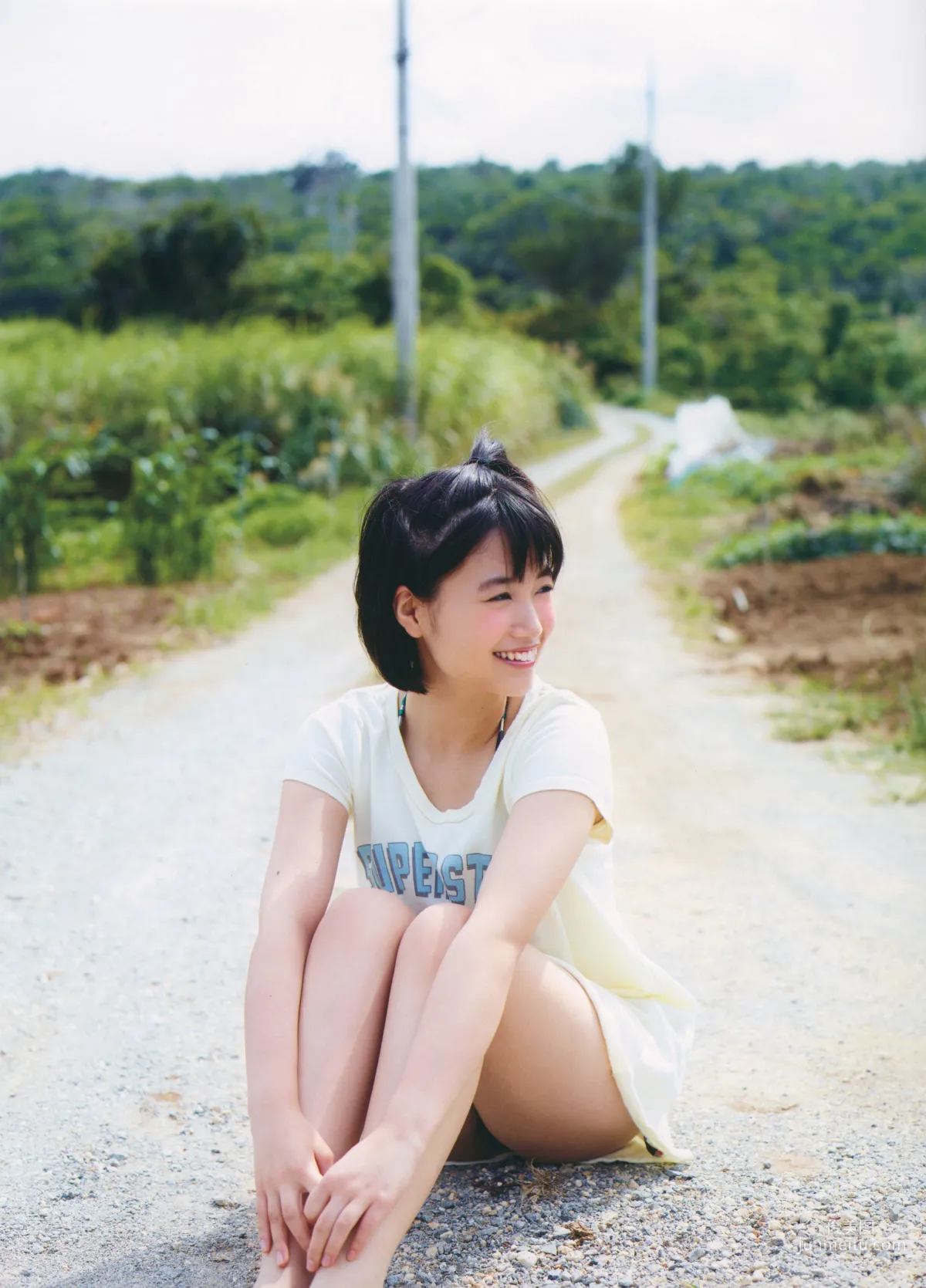 朝長美桜《日向》ファースト写真集 59