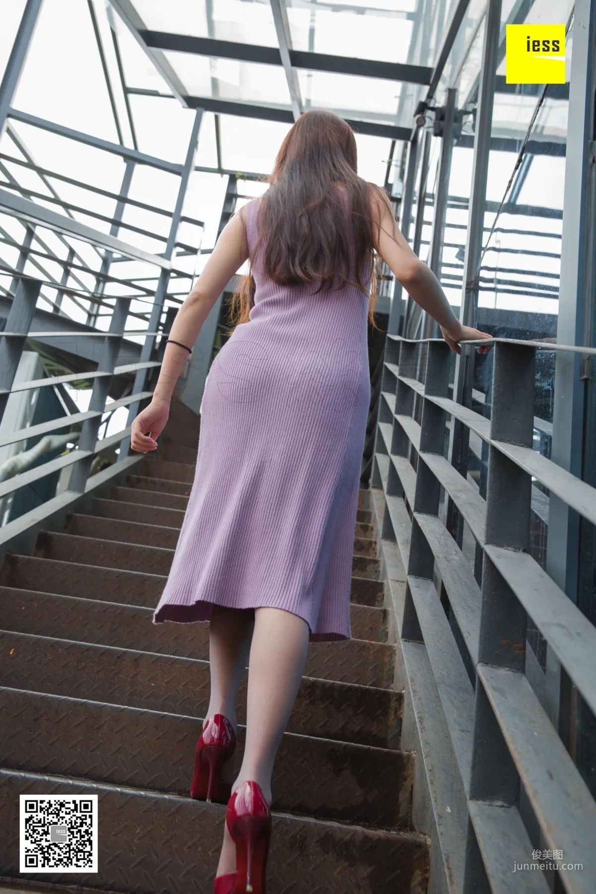 模特婉萍 《婉萍祝大家元旦快樂》 [異思趣向IESS] 寫真集 13