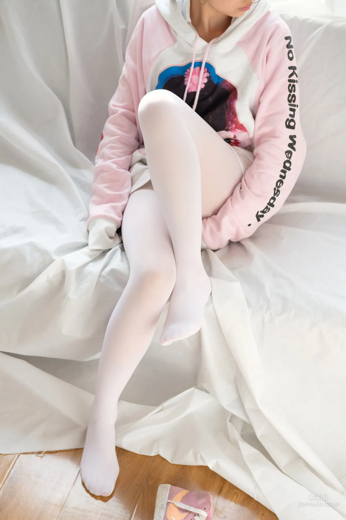 《粉嫩粉嫩的丝秀》 [森萝财团] X-009 写真集9
