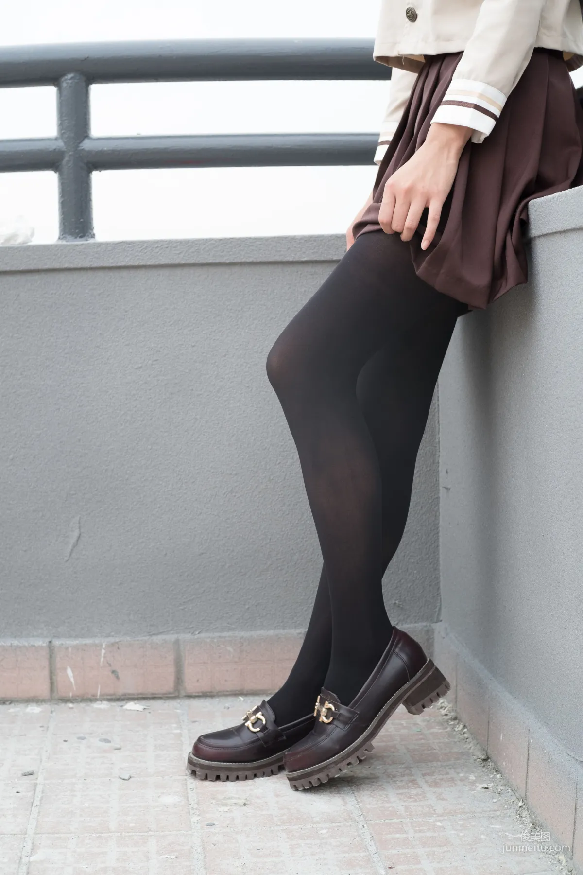 《黑丝白丝外拍》 [森萝财团] BETA-006 写真集37