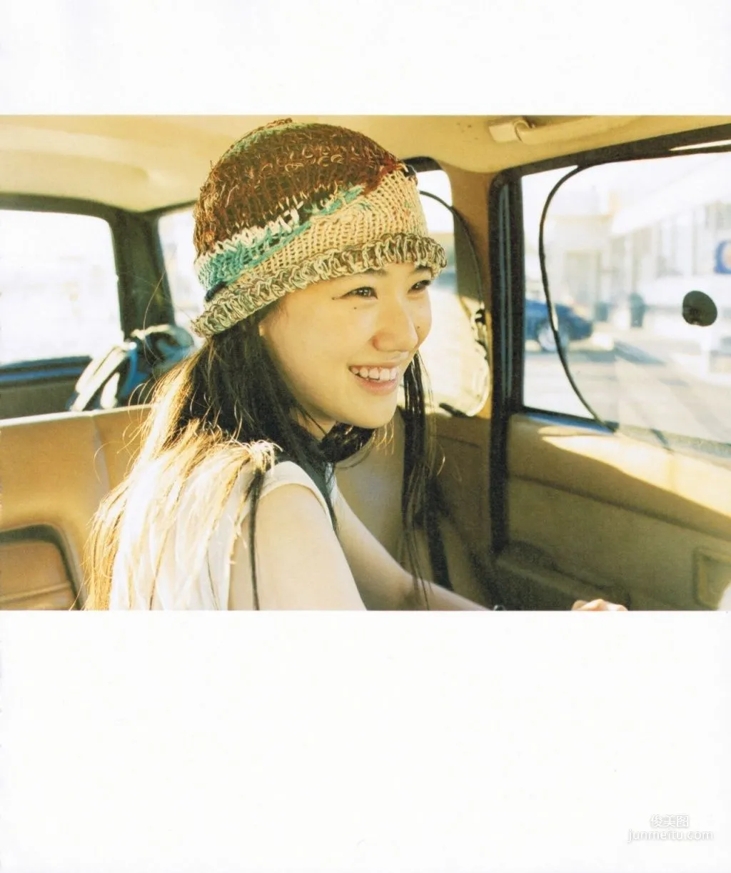 蒼井優『Travel__Sand』寫真集 39