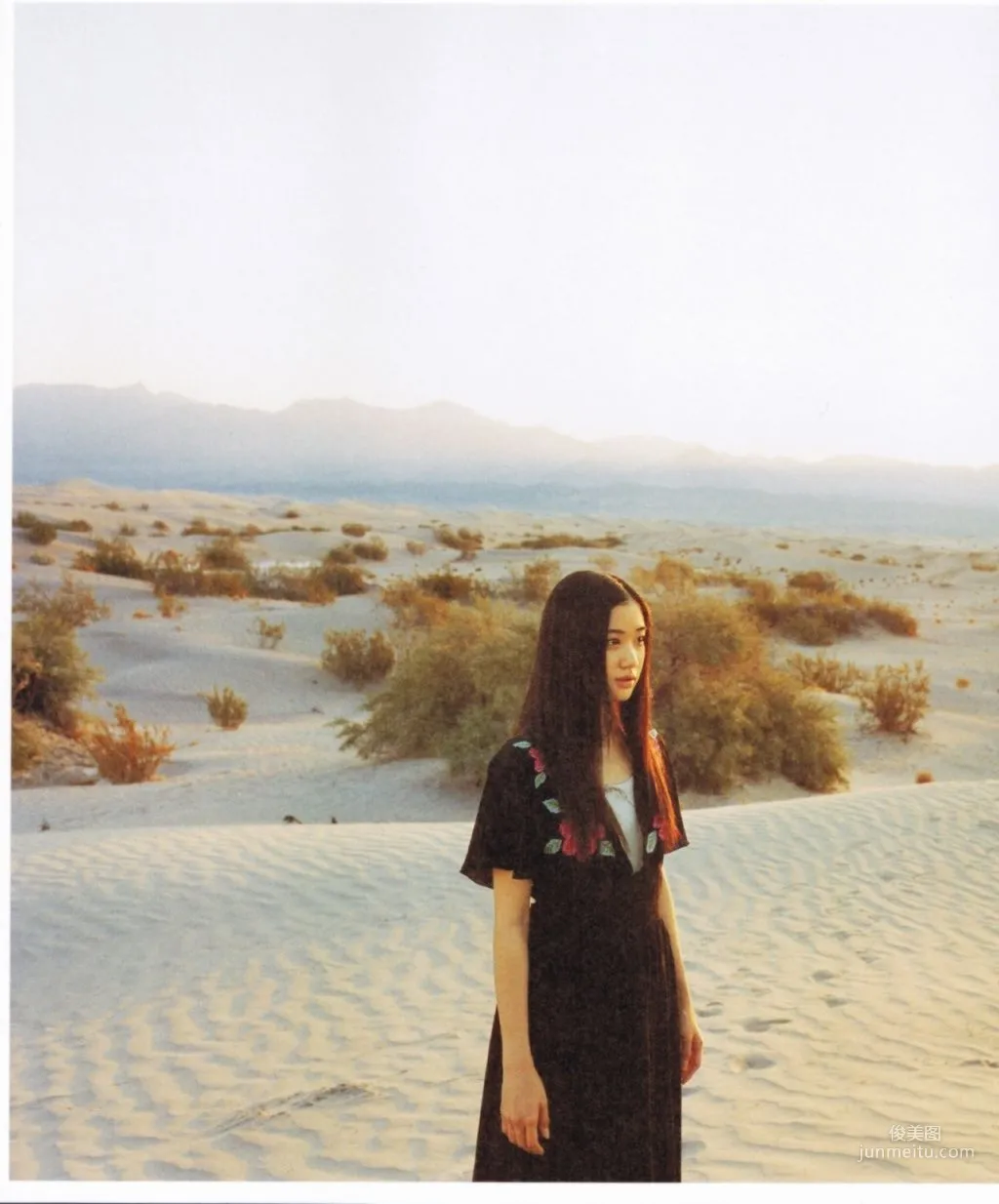 苍井优『Travel__Sand』写真集35