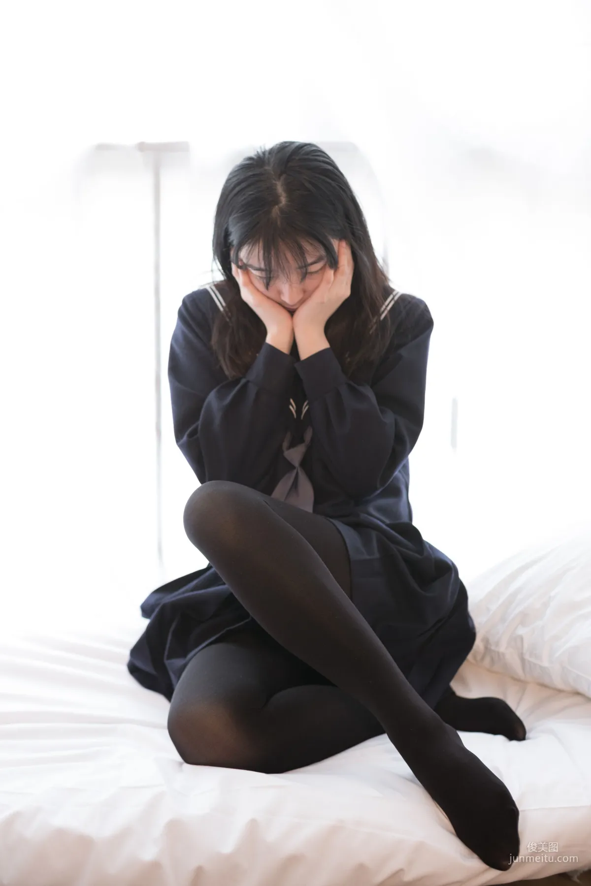 《黑色・丝足》 [森萝财团] X-004 写真集60