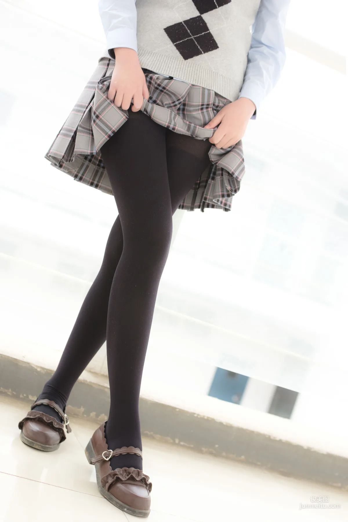 《黑丝学妹美脚》 [森萝财团] X-014 写真集113