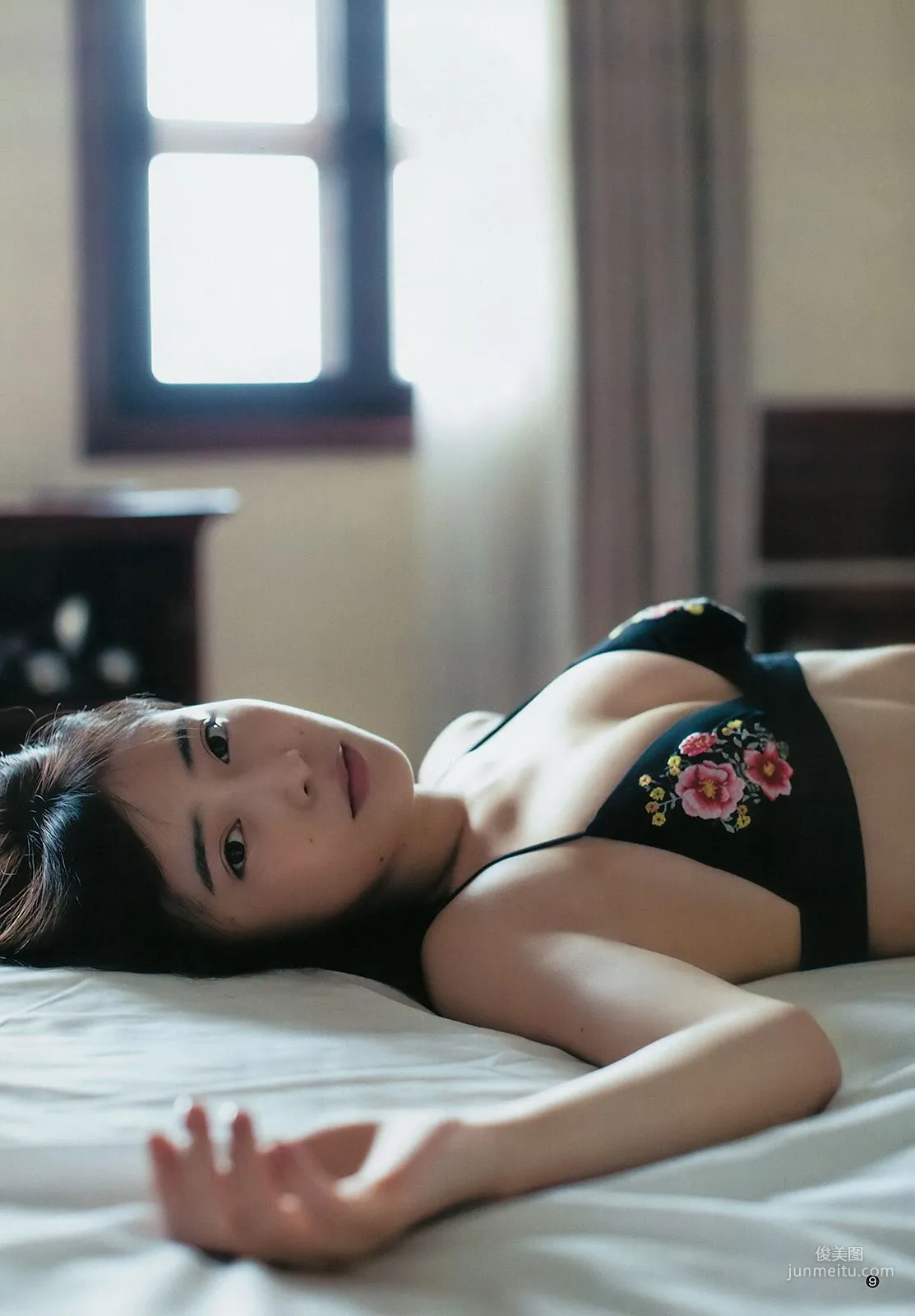 池上紗理依 花守ゆみり [Weekly Young Jump] 2018年No.42 寫真雜志 7
