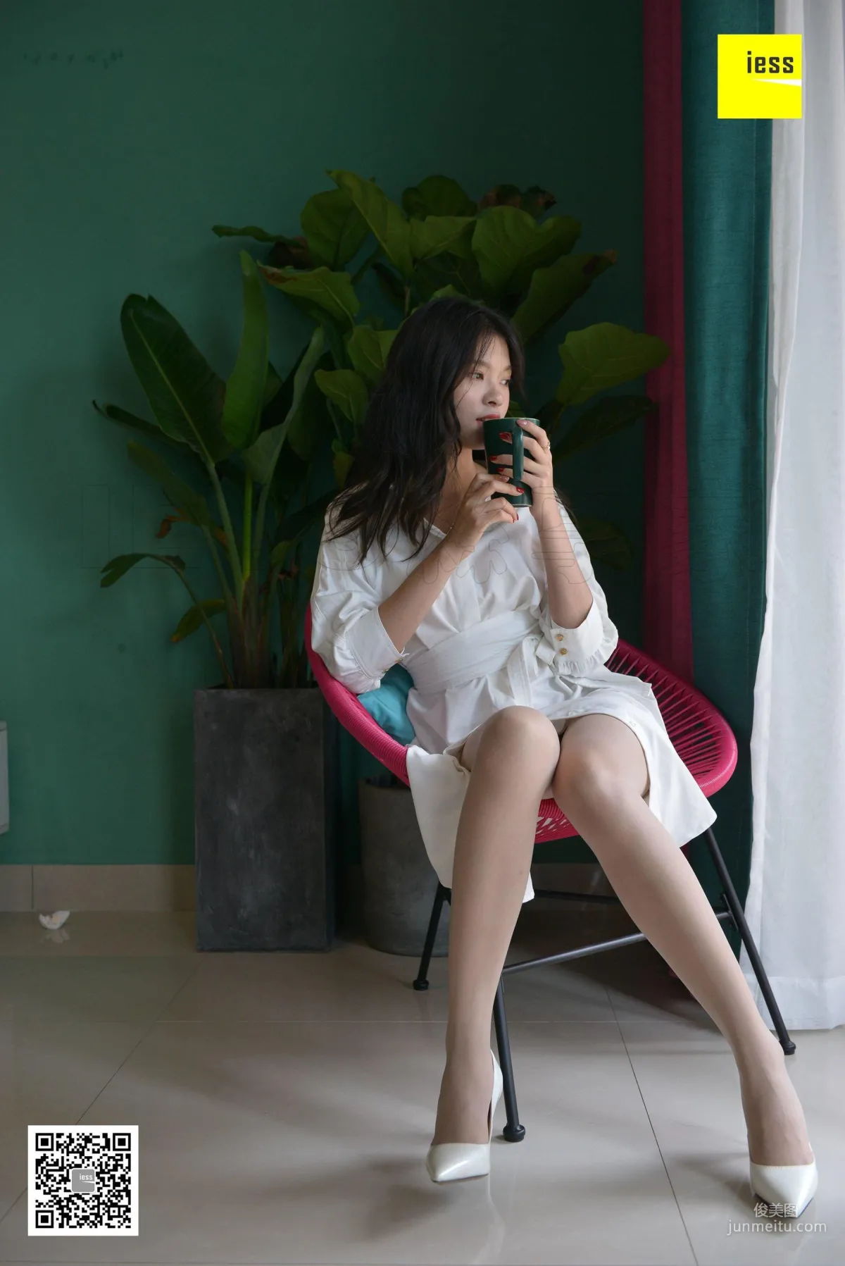 模特七七 《七七的仙女白裙》 [異思趣向IESS] 寫真集 1