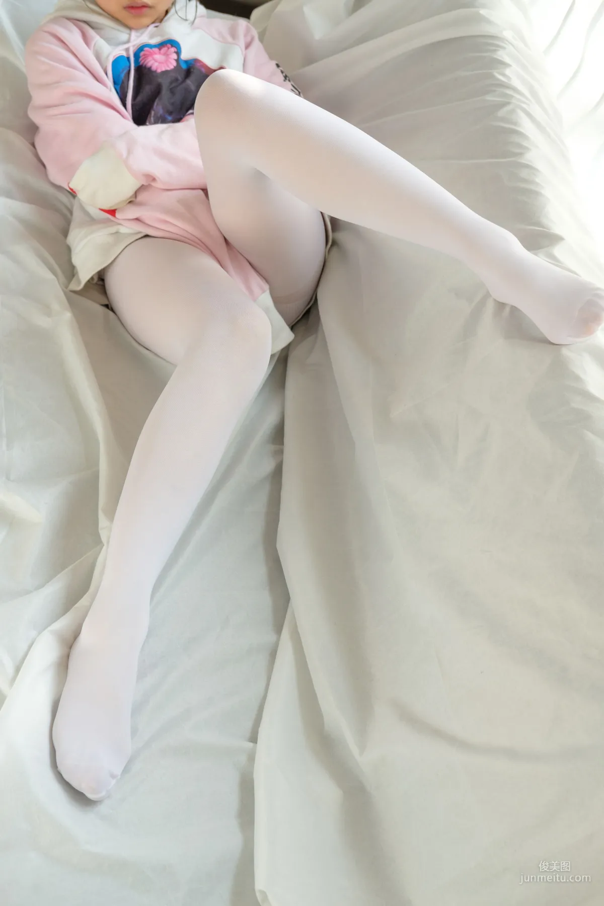 《粉嫩粉嫩的丝秀》 [森萝财团] X-009 写真集30