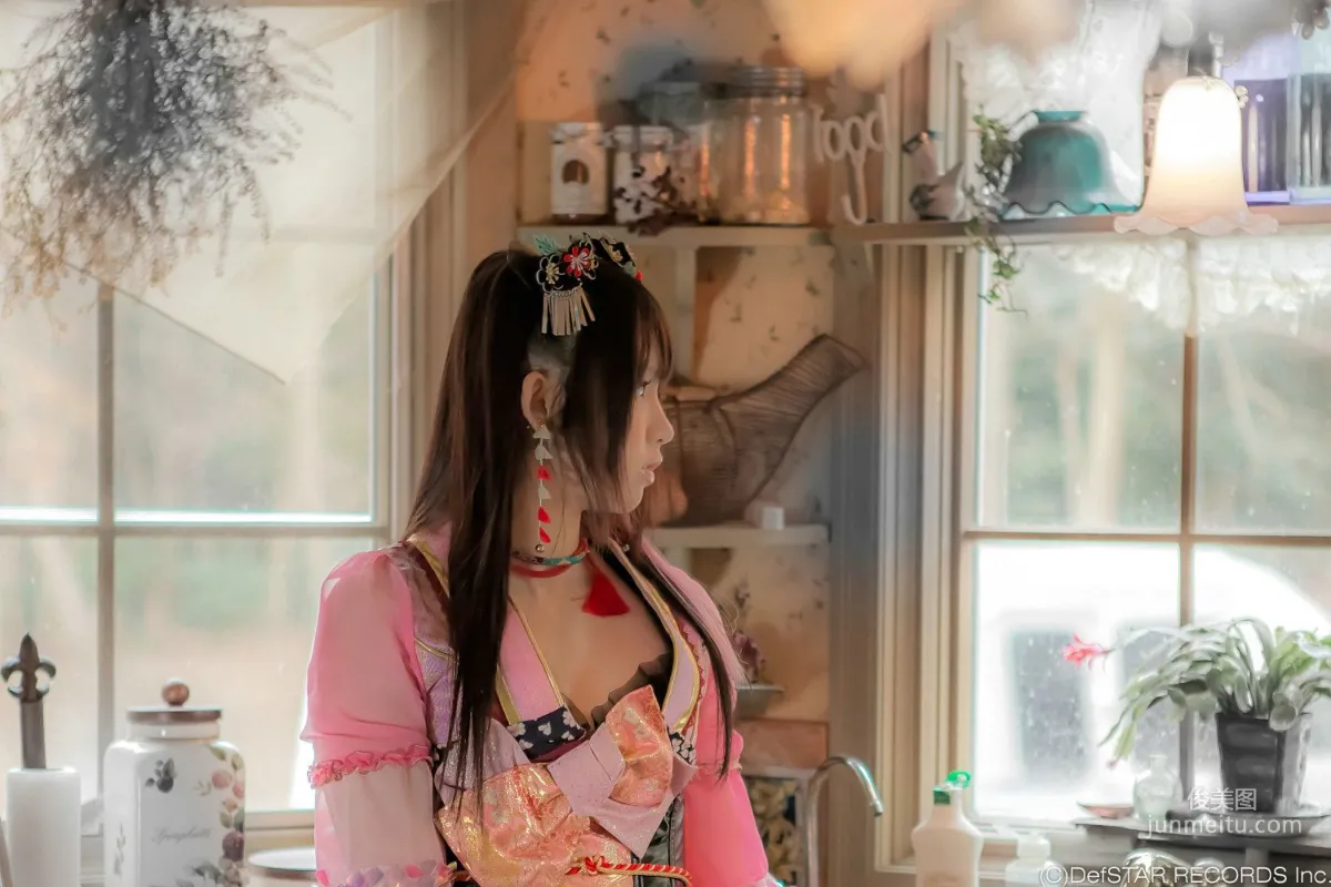 えなこ 《Panache三人组 リインカーネーション衣装》 写真集3