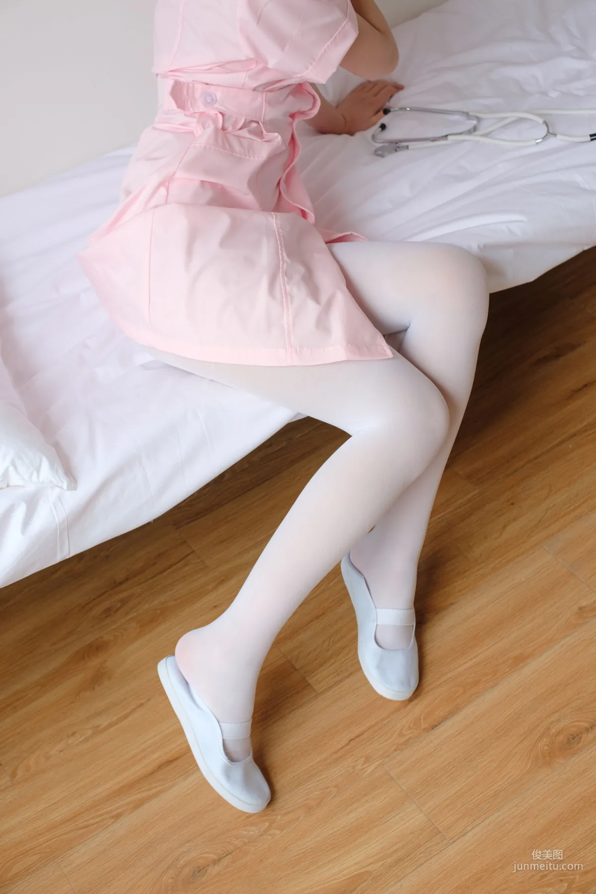 《护士妹妹穿白丝》 [森萝财团] X-021 写真集8