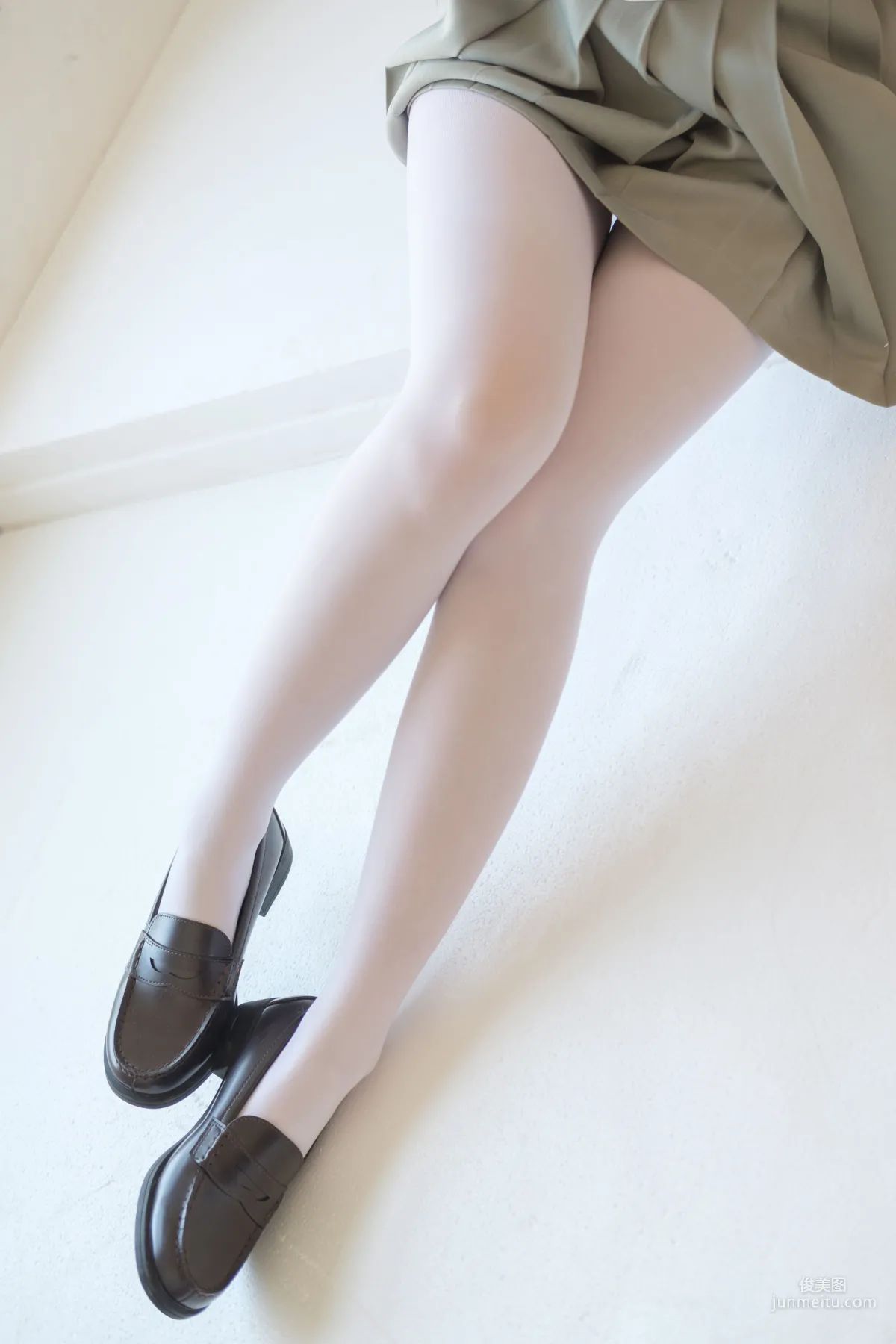《白丝纯情》 [森萝财团] X-016 写真集7