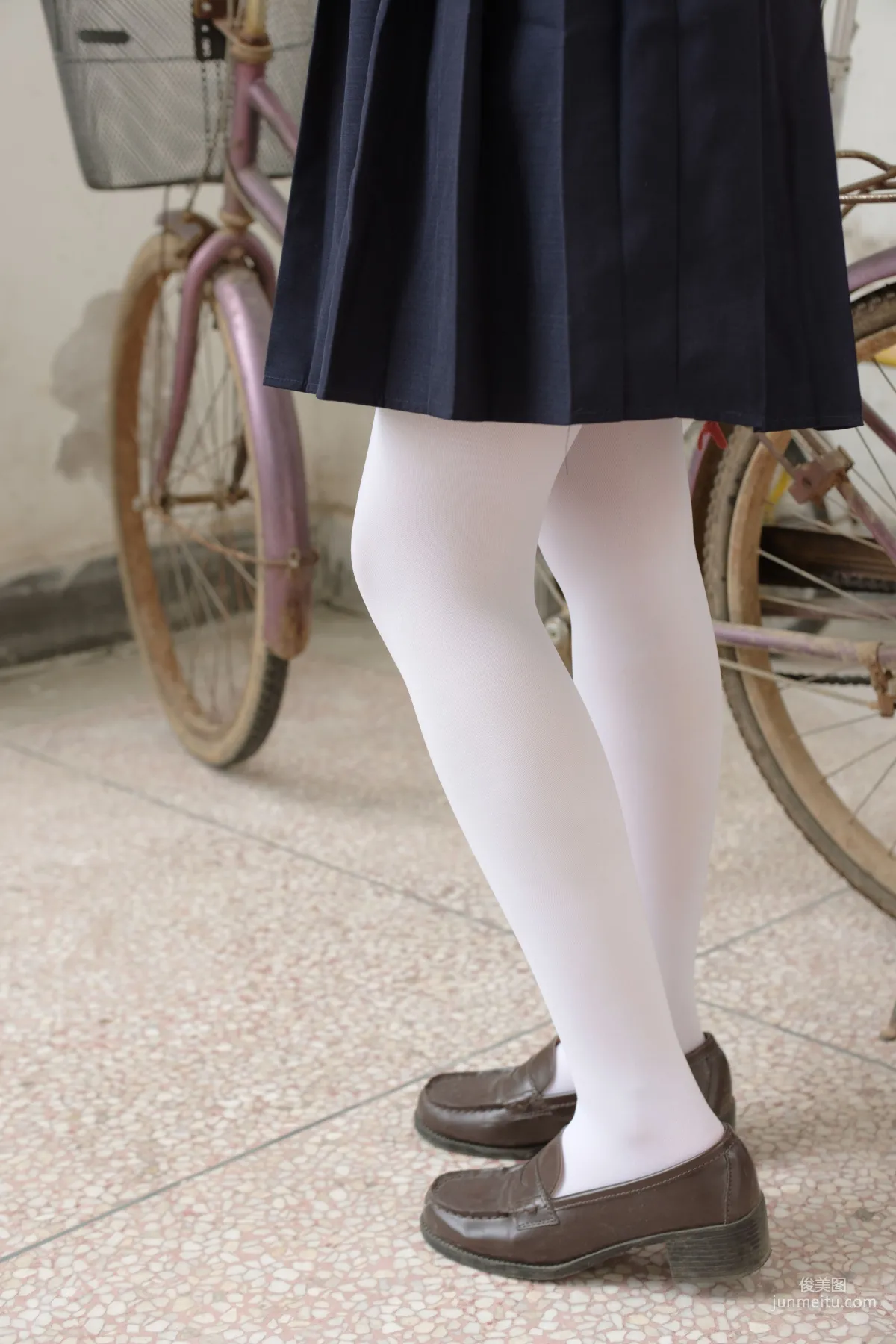 《教室JK白丝》 [森萝财团] X-027 写真集2