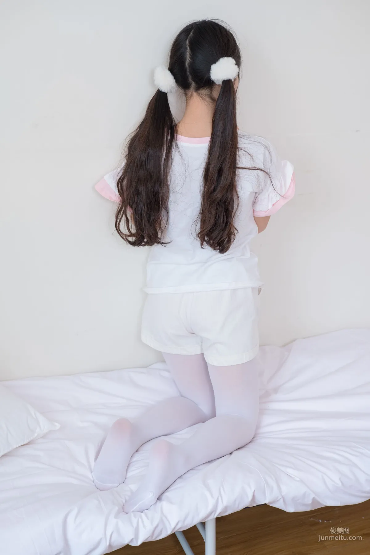 《白棉袜萝莉》 [森萝财团] X-020 写真集14
