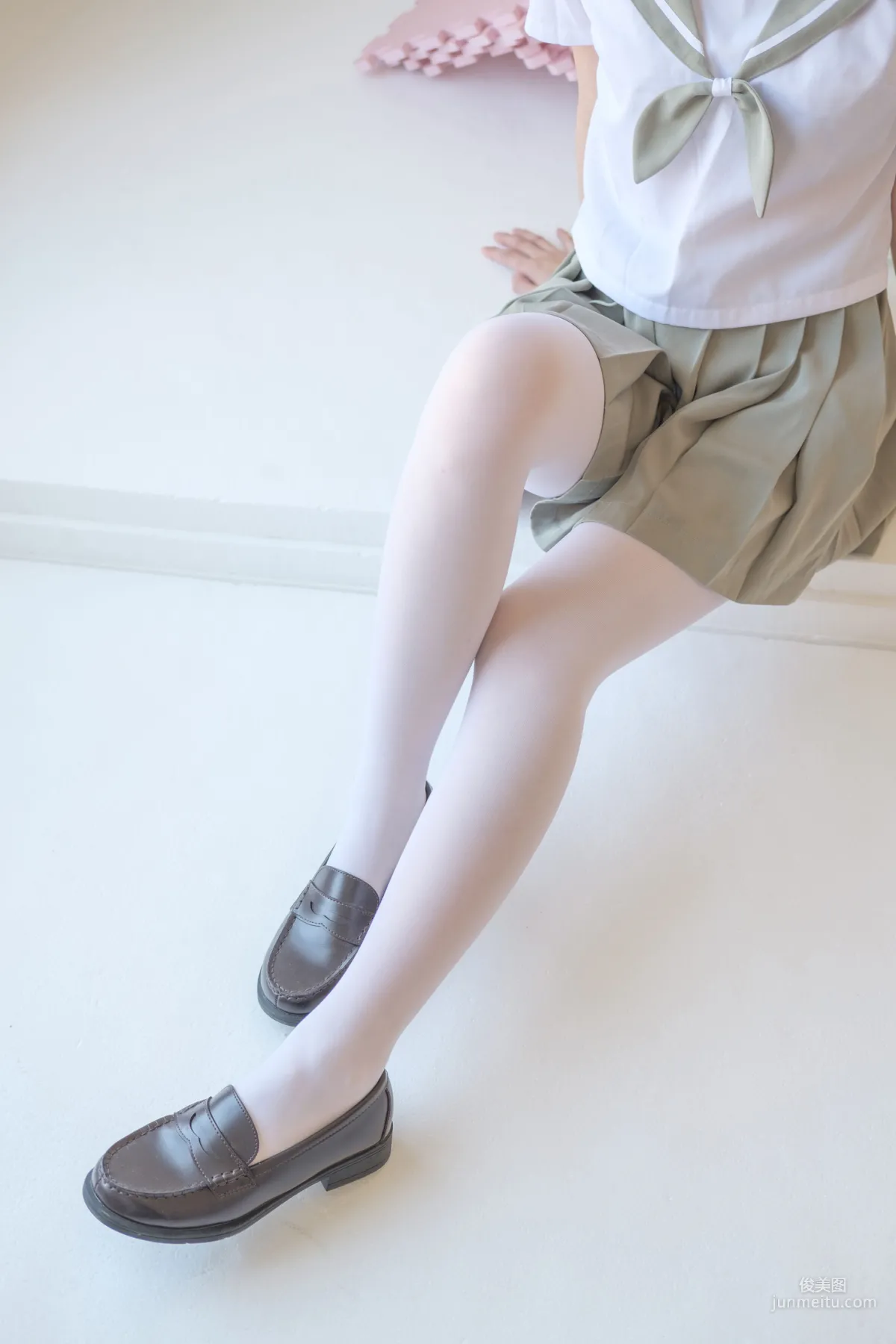《白丝纯情》 [森萝财团] X-016 写真集1