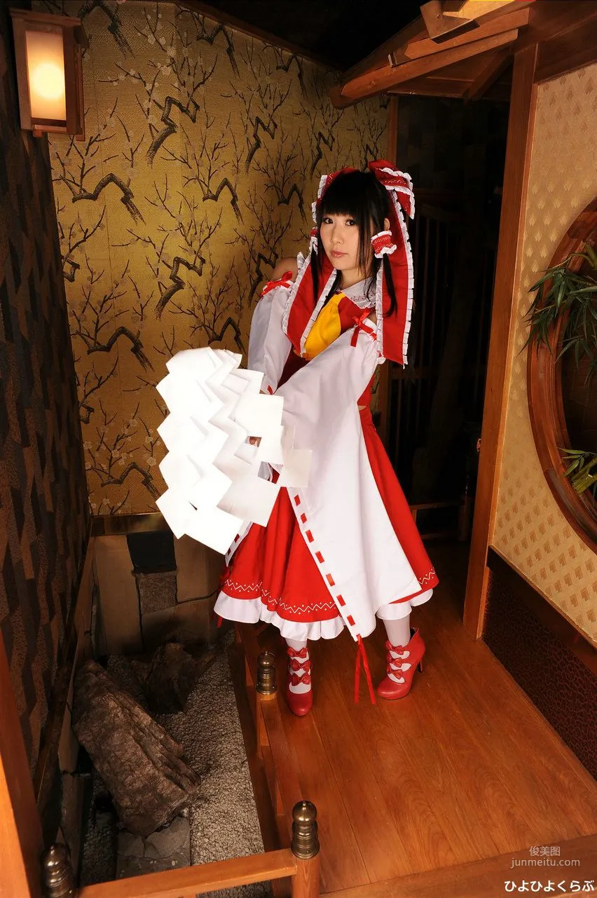 丹雫ひよ《東方Project》Hakurei Reimu [HiyoHiyo Club] 寫真集 2