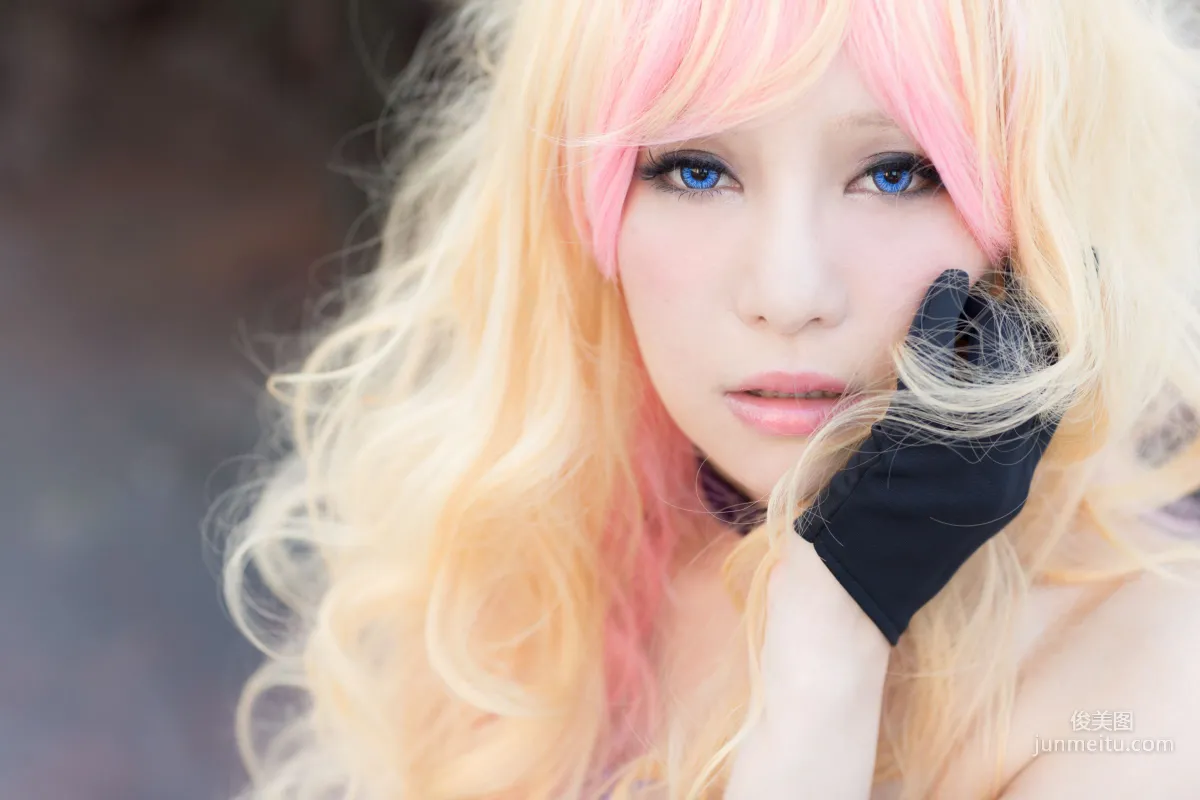 Aoi(葵) 《Macros(マクロス)》Sheryl Nome(シェリル·ノーム) [bit] 写真集15
