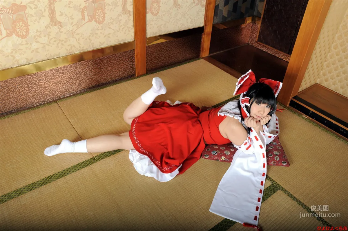 丹雫ひよ《東方Project》博麗霊夢 [HiyoHiyo Club] 寫真集 19