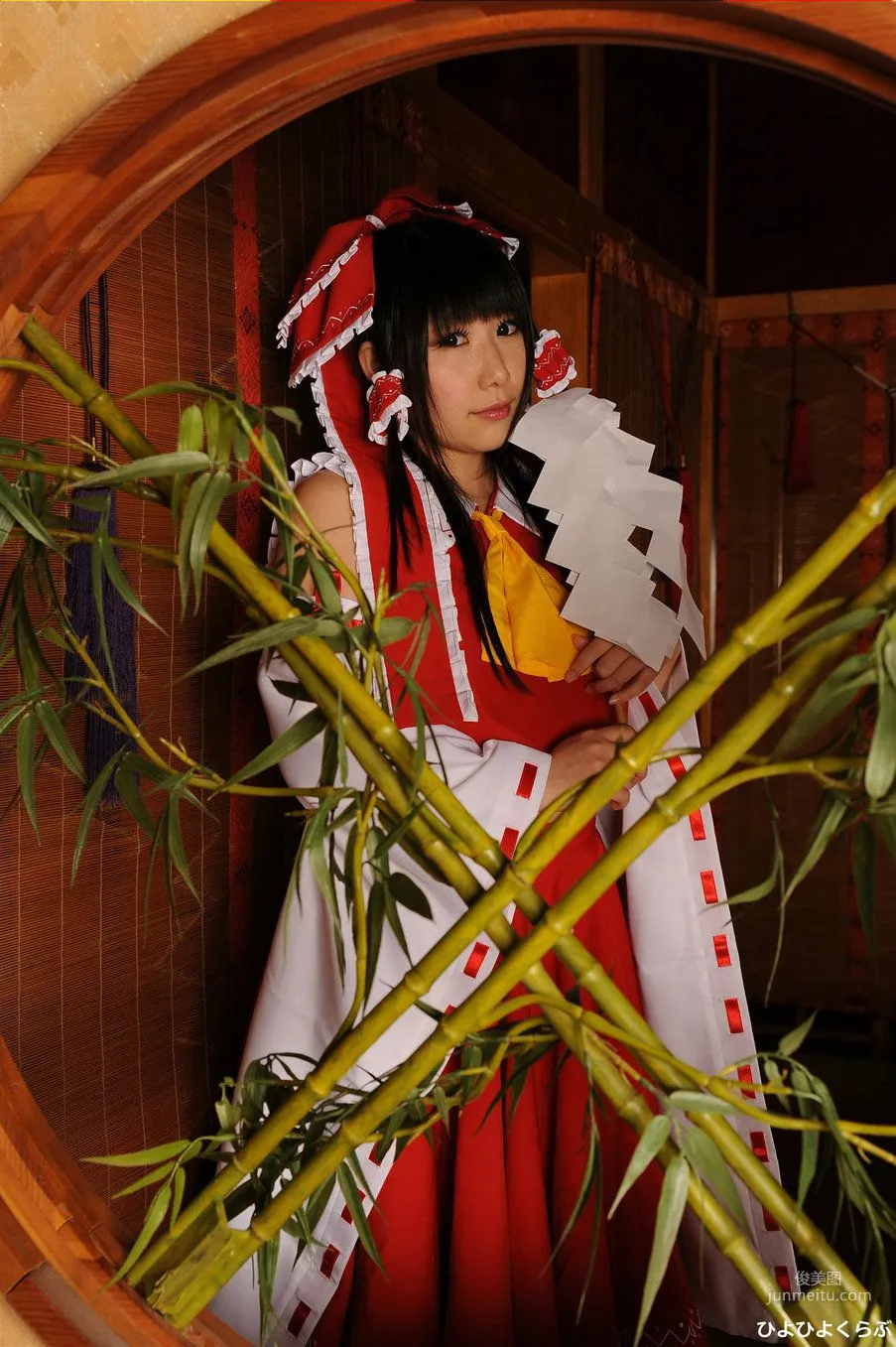 丹雫ひよ《東方Project》Hakurei Reimu [HiyoHiyo Club] 寫真集 13
