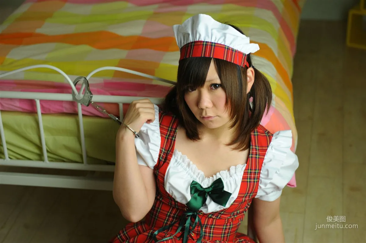 兎丘なこ 《ご奉仕玩具Maid(メイド)姉妹》 [Black★pumpkin] 寫真集 31