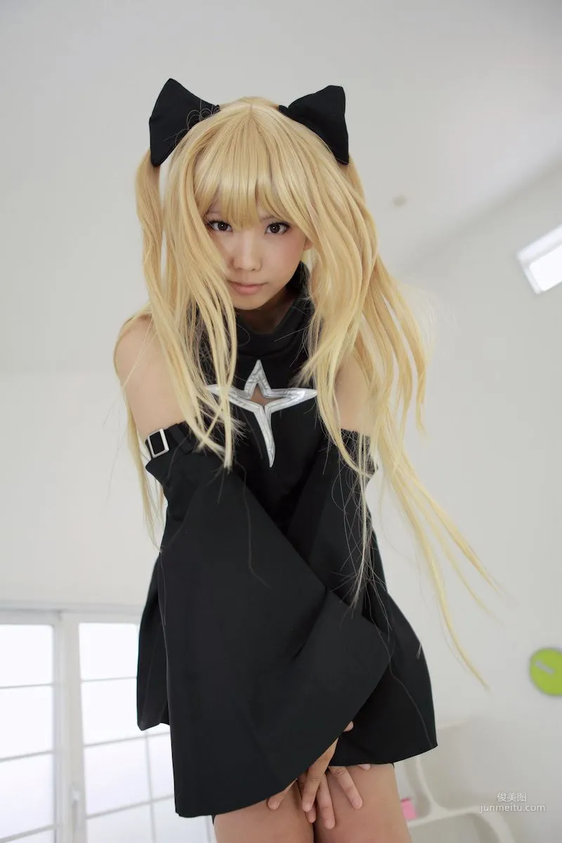 Enako(えなこ) 《To Love-Ru》Konjiki no Yami(金色の闇) 寫真集 34