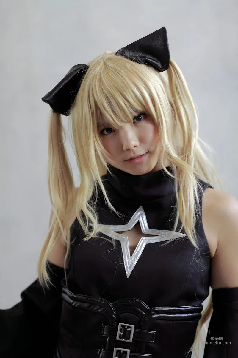 Enako(えなこ) 《To Love-Ru》Konjiki no Yami(金色の闇) 寫真集 79