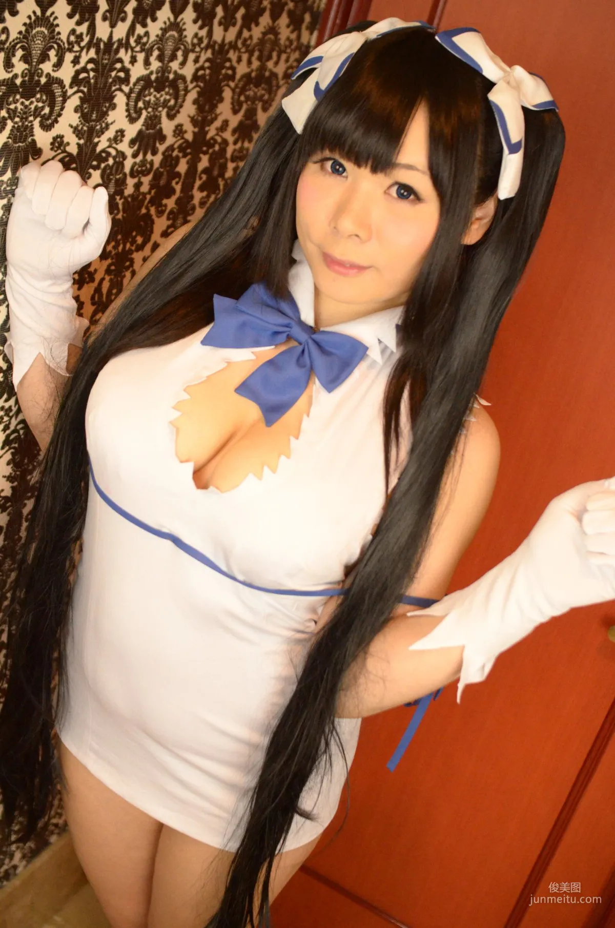 岡田ゆい《ダンジョンに出會いを求めるのは間違っているだろうか》Hestia [どてちん販売所] 寫真集 1