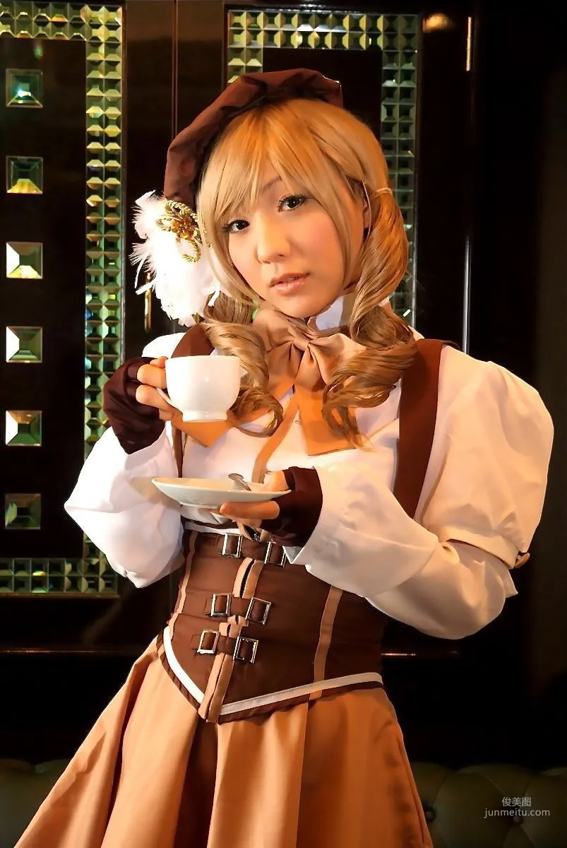 華群みさき《魔法少女まどか☆マギカ》Tomoe Mami(巴マミ) [HONEY BUNNY] 寫真集 36