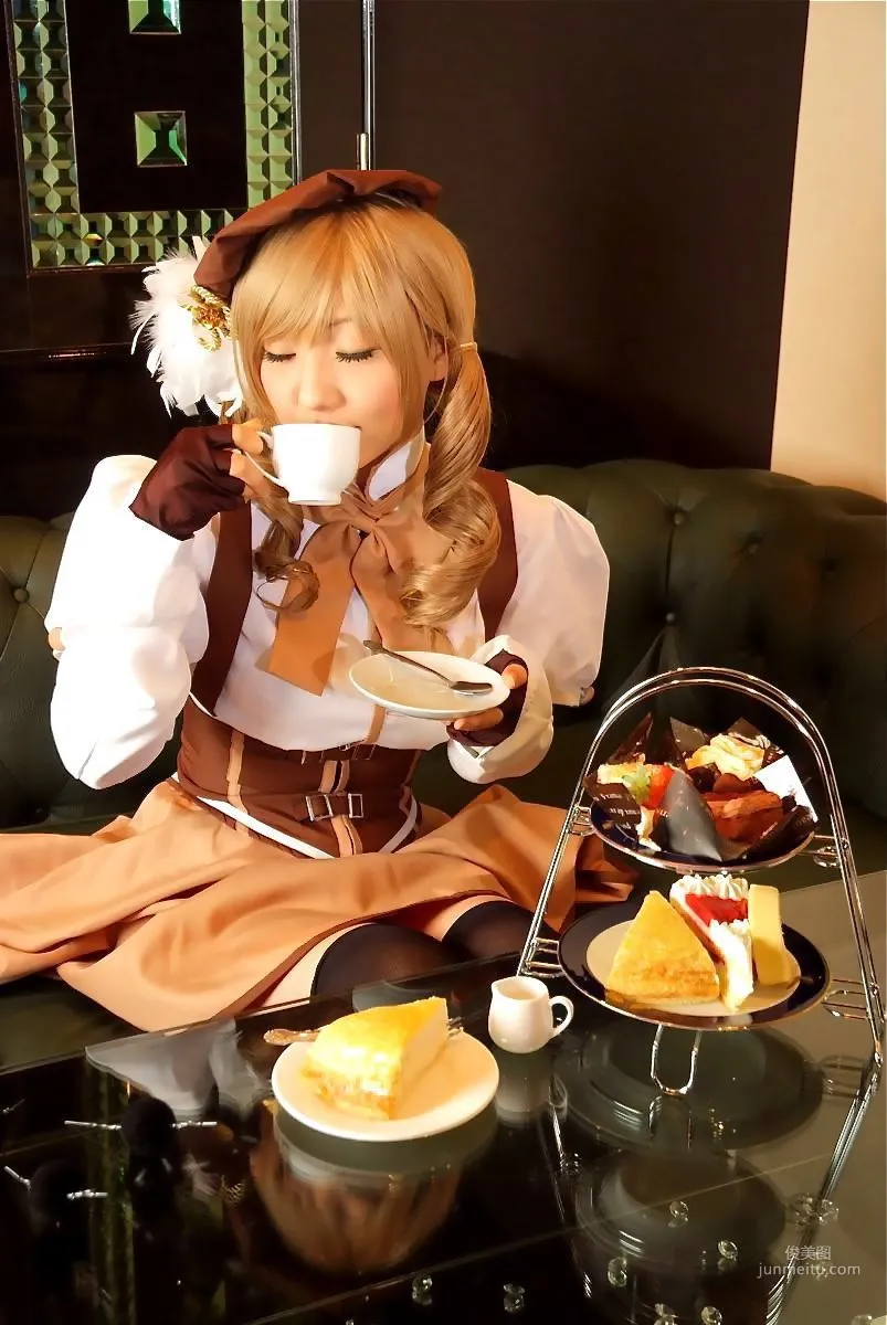 華群みさき《魔法少女まどか☆マギカ》Tomoe Mami(巴マミ) [HONEY BUNNY] 寫真集 34