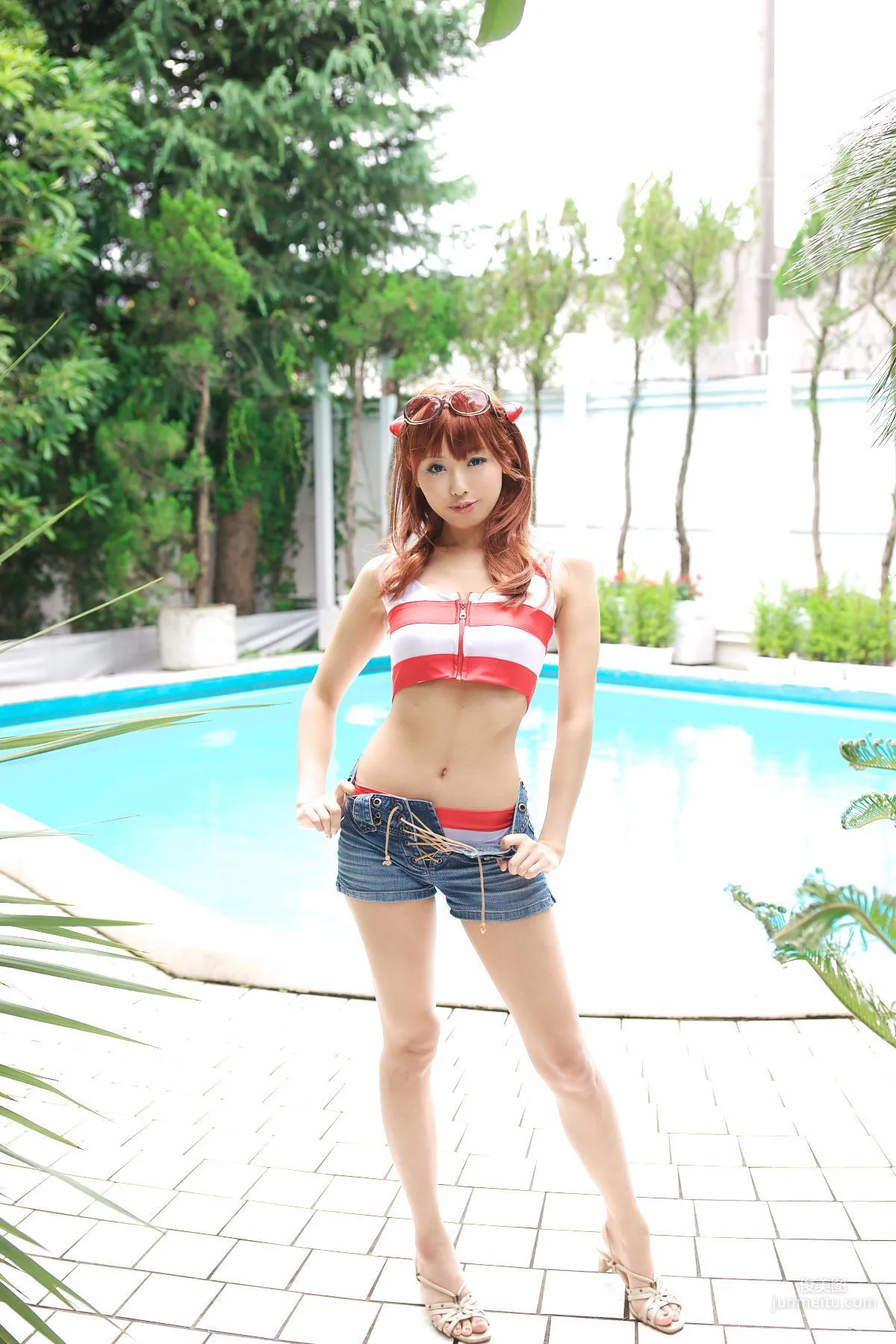 Ahane(亜羽音) 《(コスプレ) アスカの夏休み》 写真集1