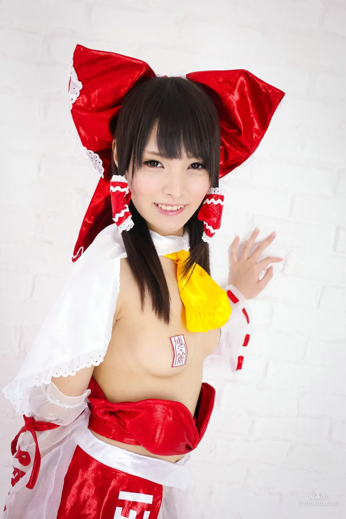 坂口みほの (桜めい) 《東方Project》博麗霊夢 [SEVEN DOLLS] 写真集21