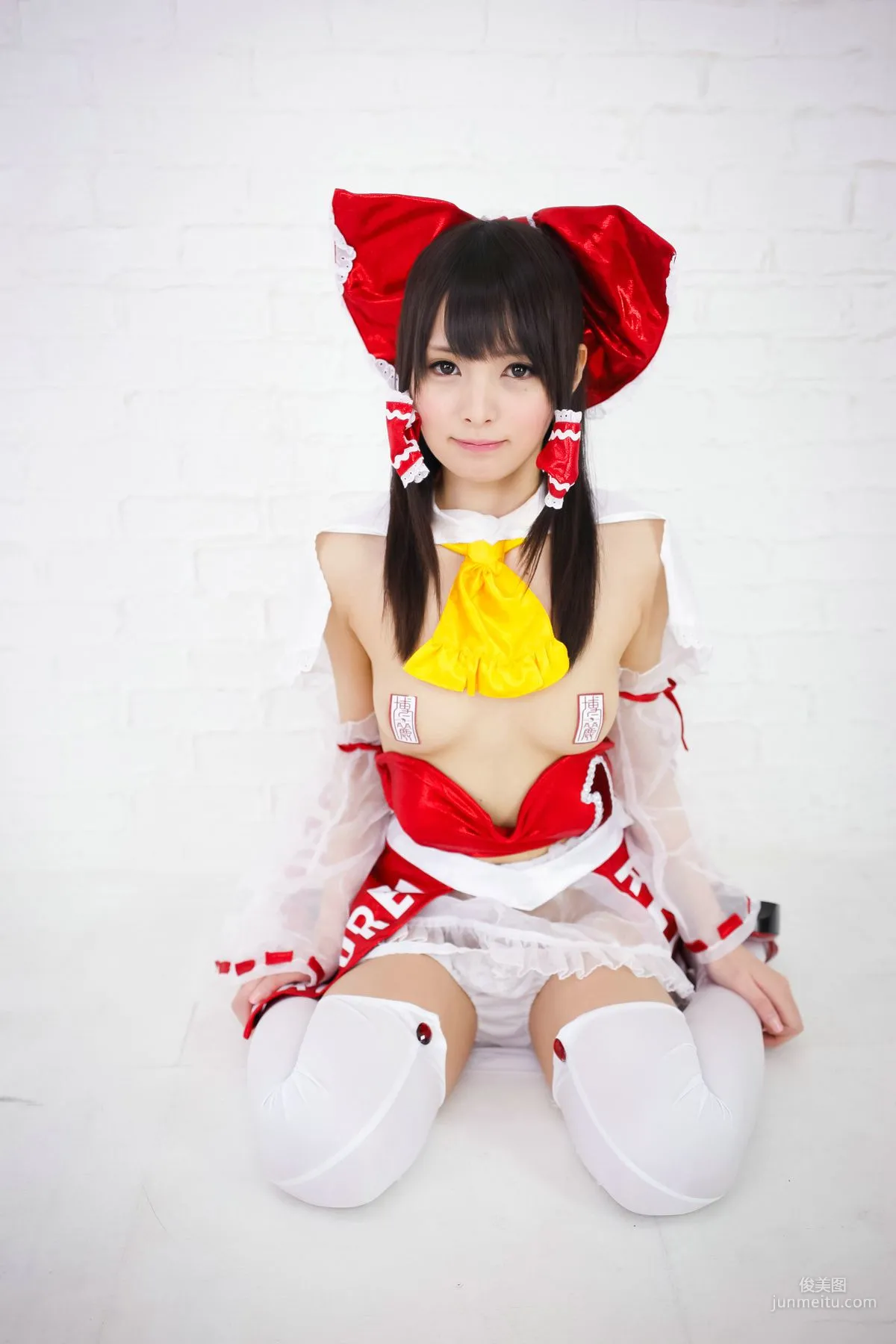 坂口みほの (桜めい) 《東方Project》博麗霊夢 [SEVEN DOLLS] 写真集18
