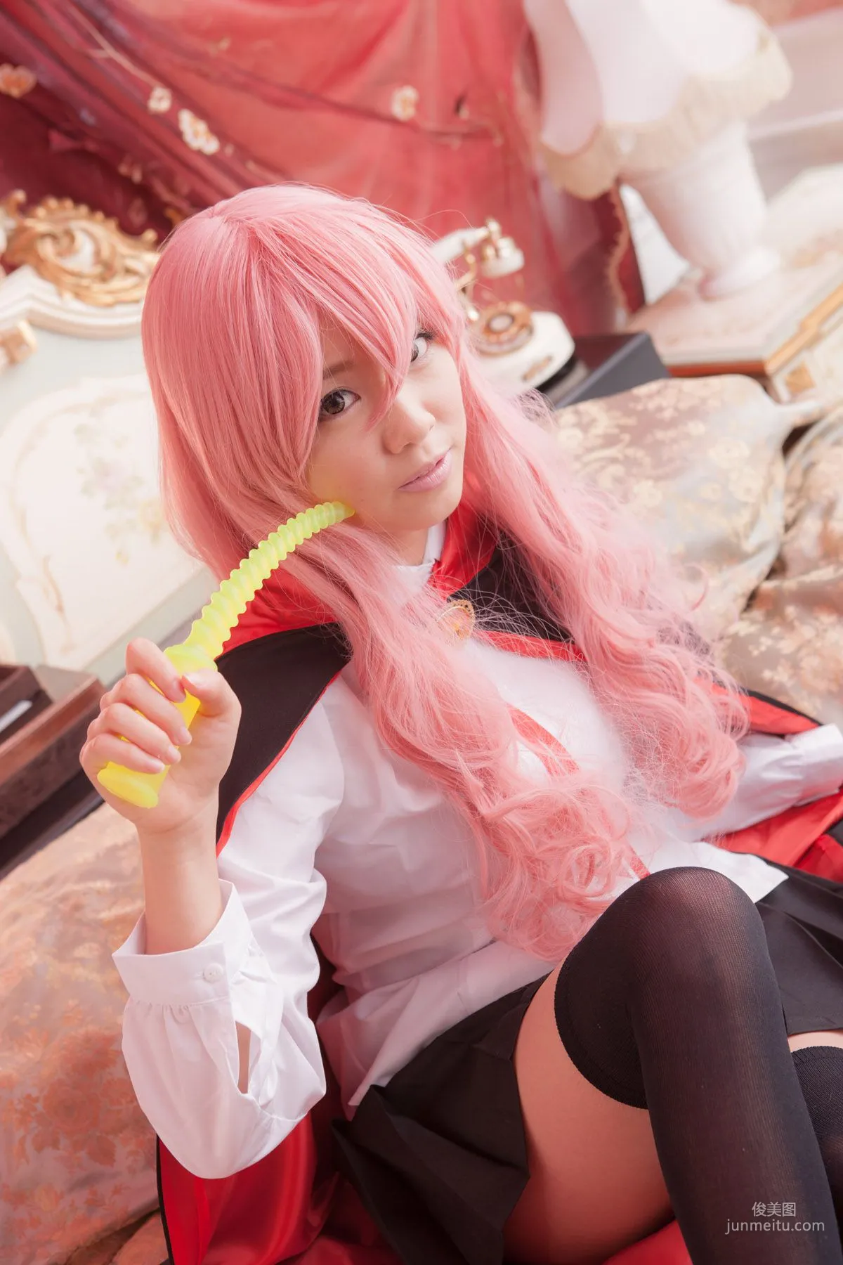 早乙女らぶ《ゼロの使い魔》Louise Francoise Le Blanc de La Valliere [@factory] 寫真集 4