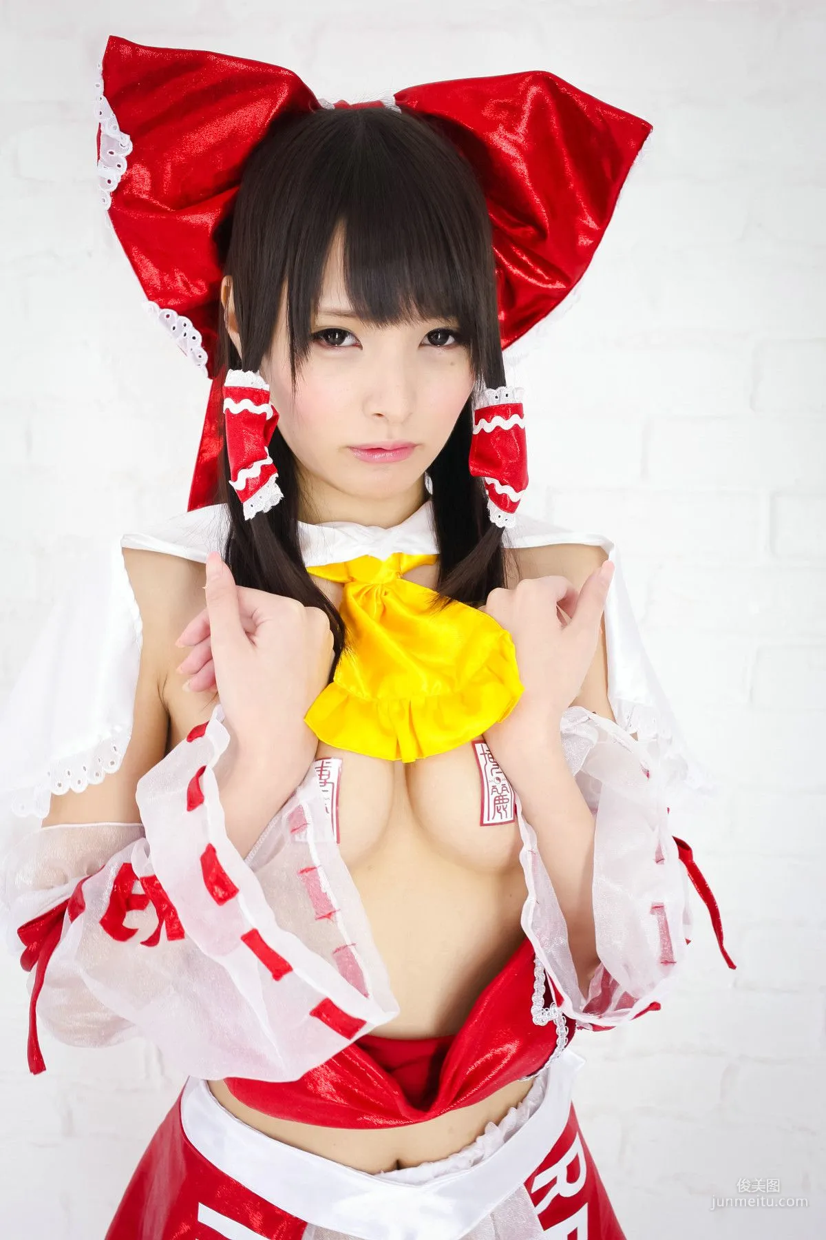 坂口みほの (桜めい) 《東方Project》博麗霊夢 [SEVEN DOLLS] 写真集25