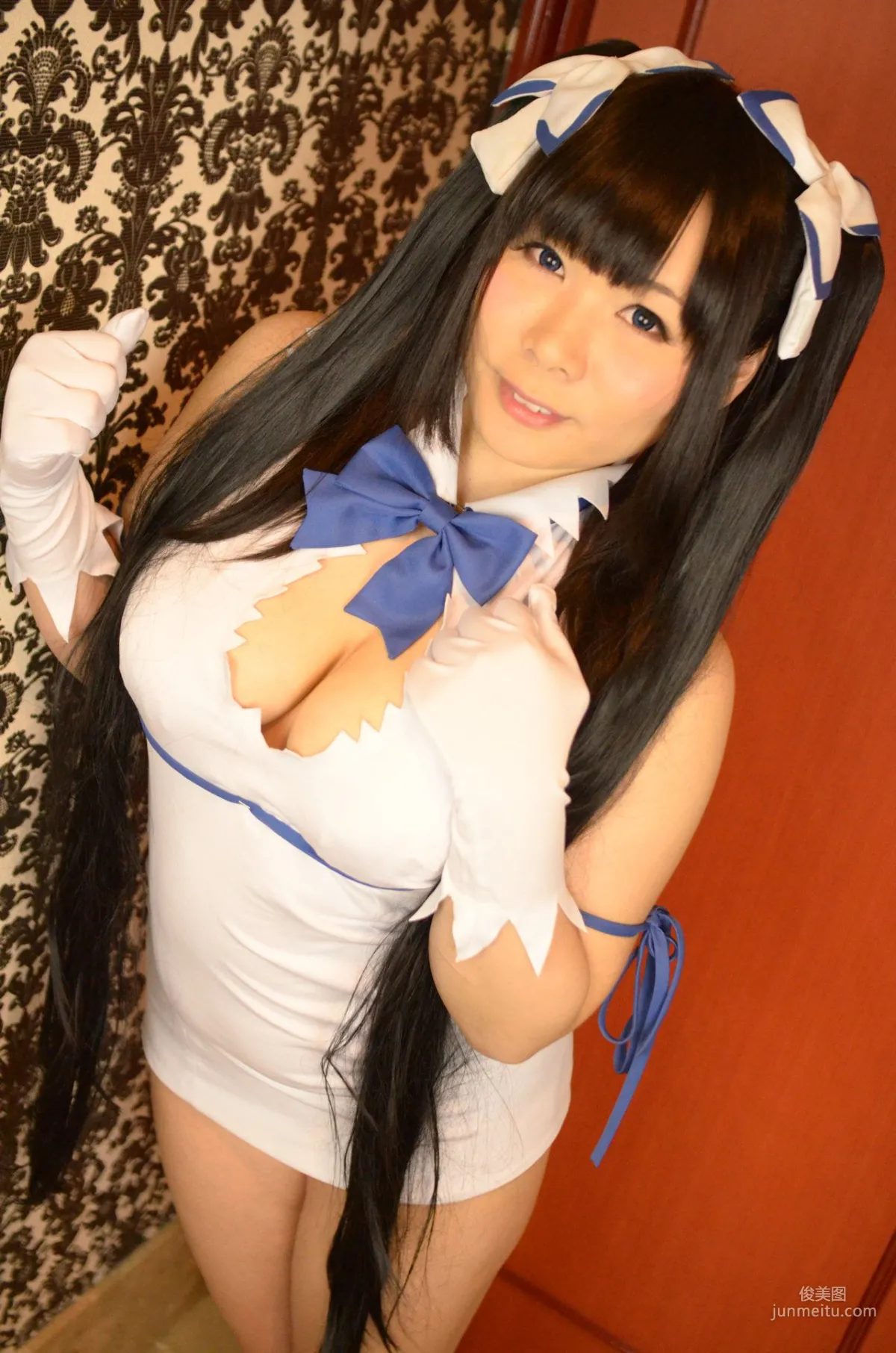 岡田ゆい《ダンジョンに出會いを求めるのは間違っているだろうか》Hestia [どてちん販売所] 寫真集 2