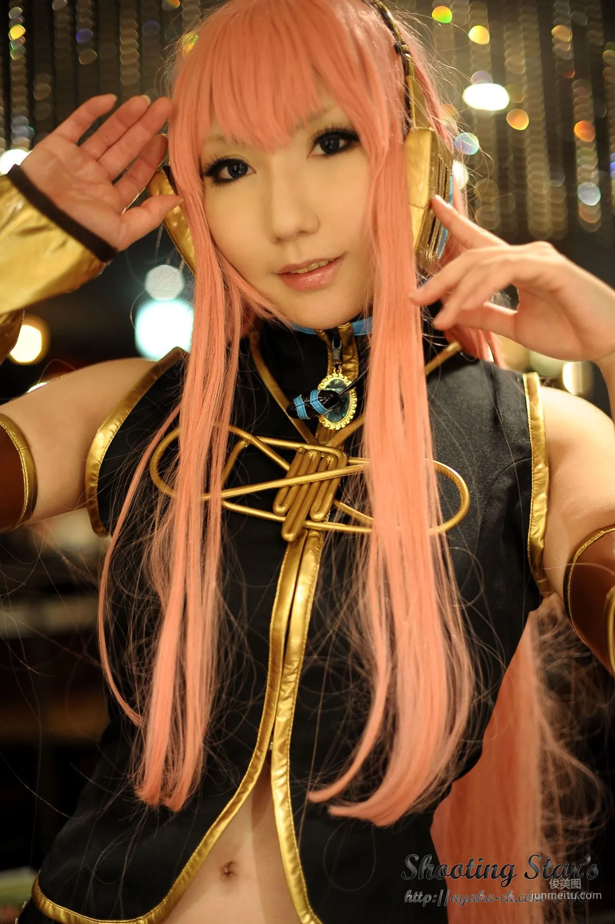 绫香 (Sakuサク) 《VOCALOID》 Megurine Luka [Shooting Star's] 寫真集 12