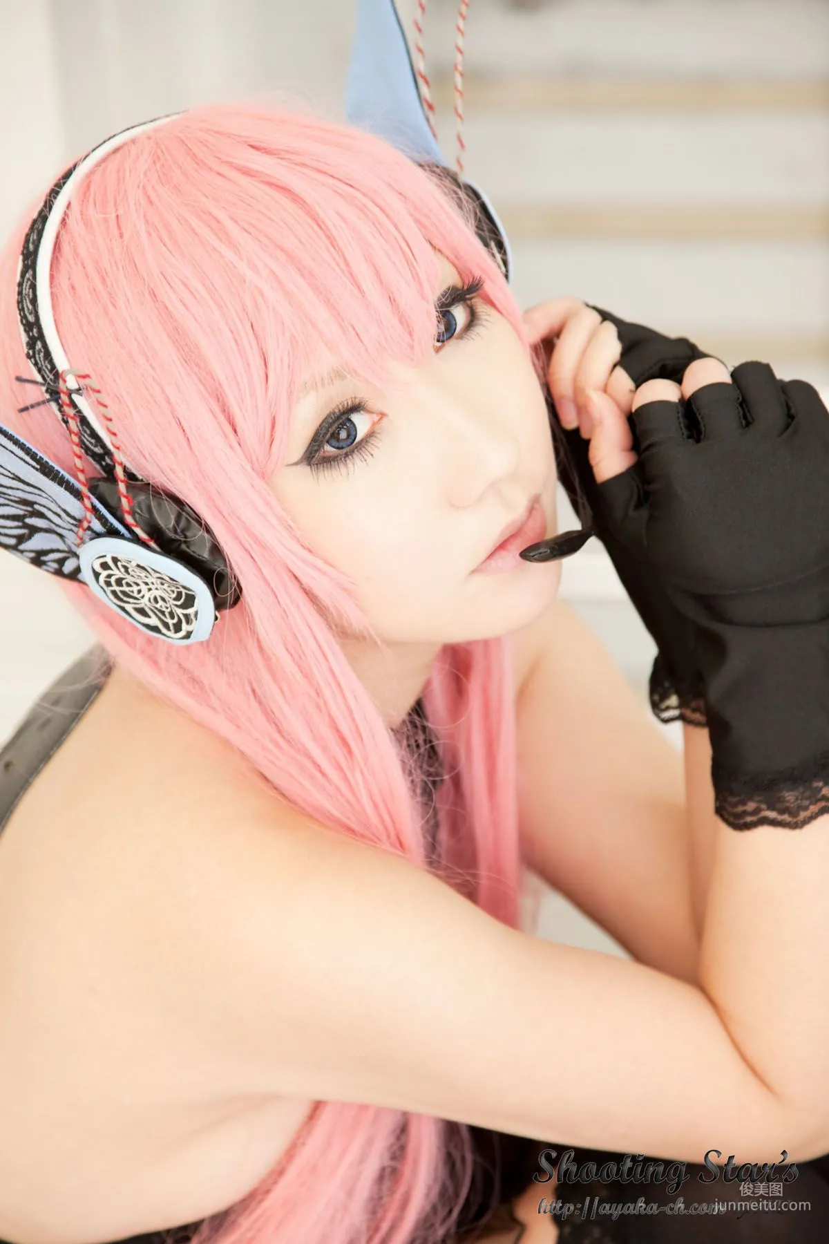 绫香 (Sakuサク) 《VOCALOID》 Megurine Luka [Shooting Star's] 寫真集 74