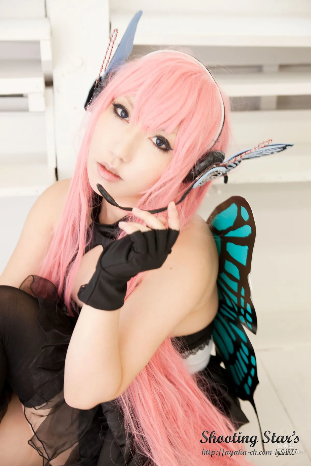 绫香 (Sakuサク) 《VOCALOID》 Megurine Luka [Shooting Star's] 寫真集 33
