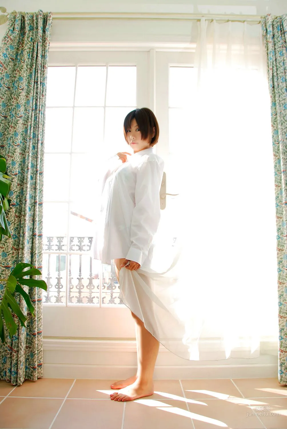 橘みなみ (Tachibana Minami) 《賭場少女》理歐・羅倫斯 3Sets 寫真集 62