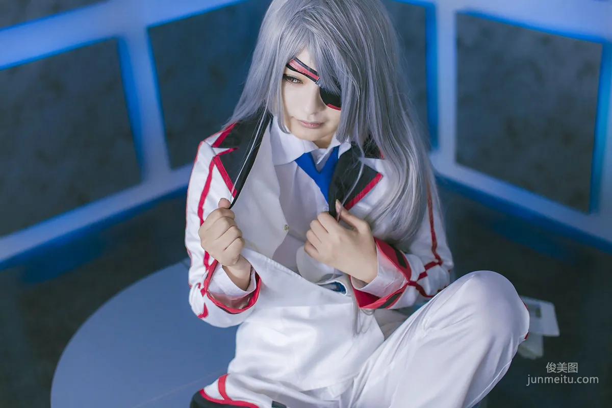 円ちゃみ 《Infinite Stratos》Laura Bodewig [sophillia] 寫真集 8