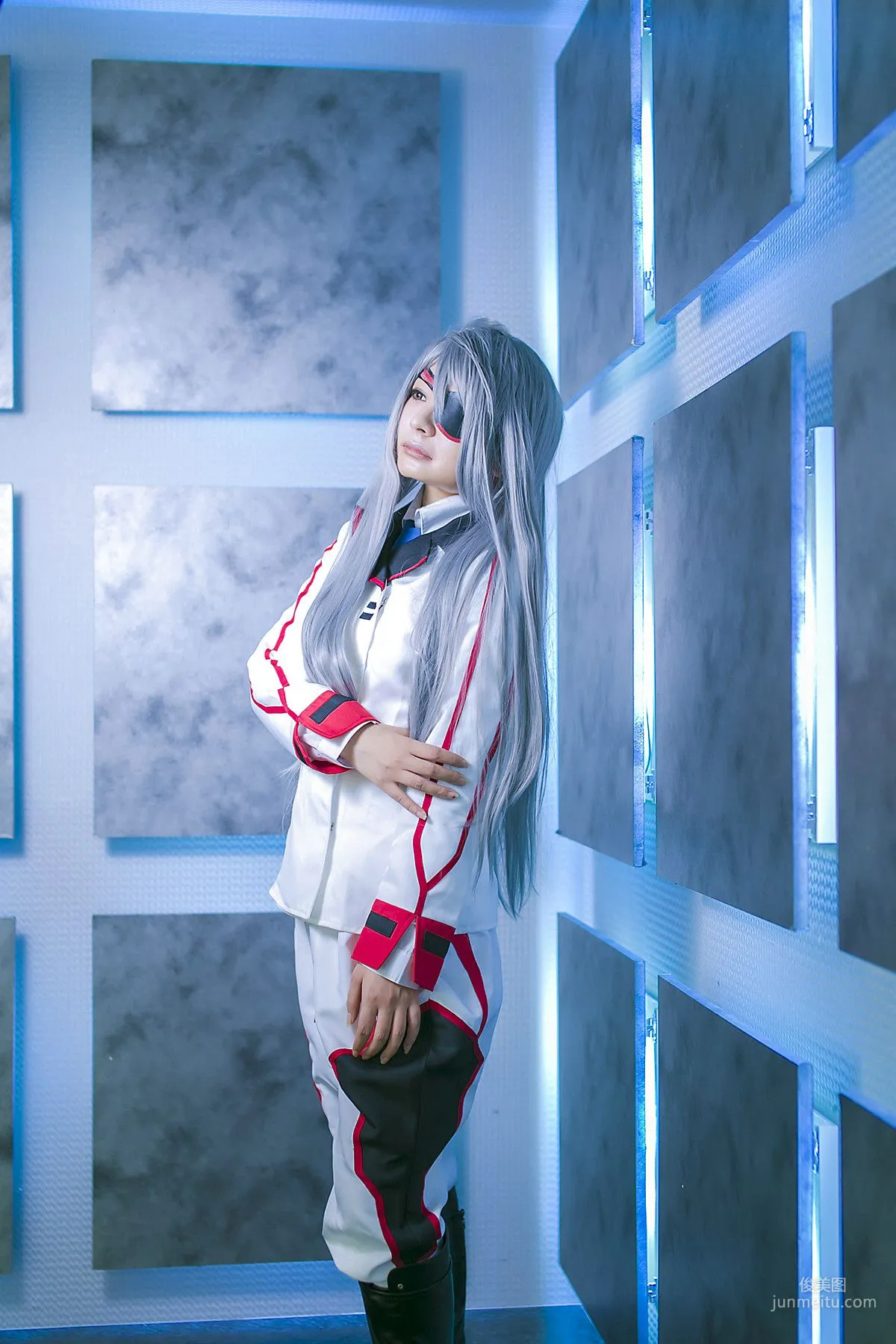円ちゃみ 《Infinite Stratos》Laura Bodewig [sophillia] 写真集1