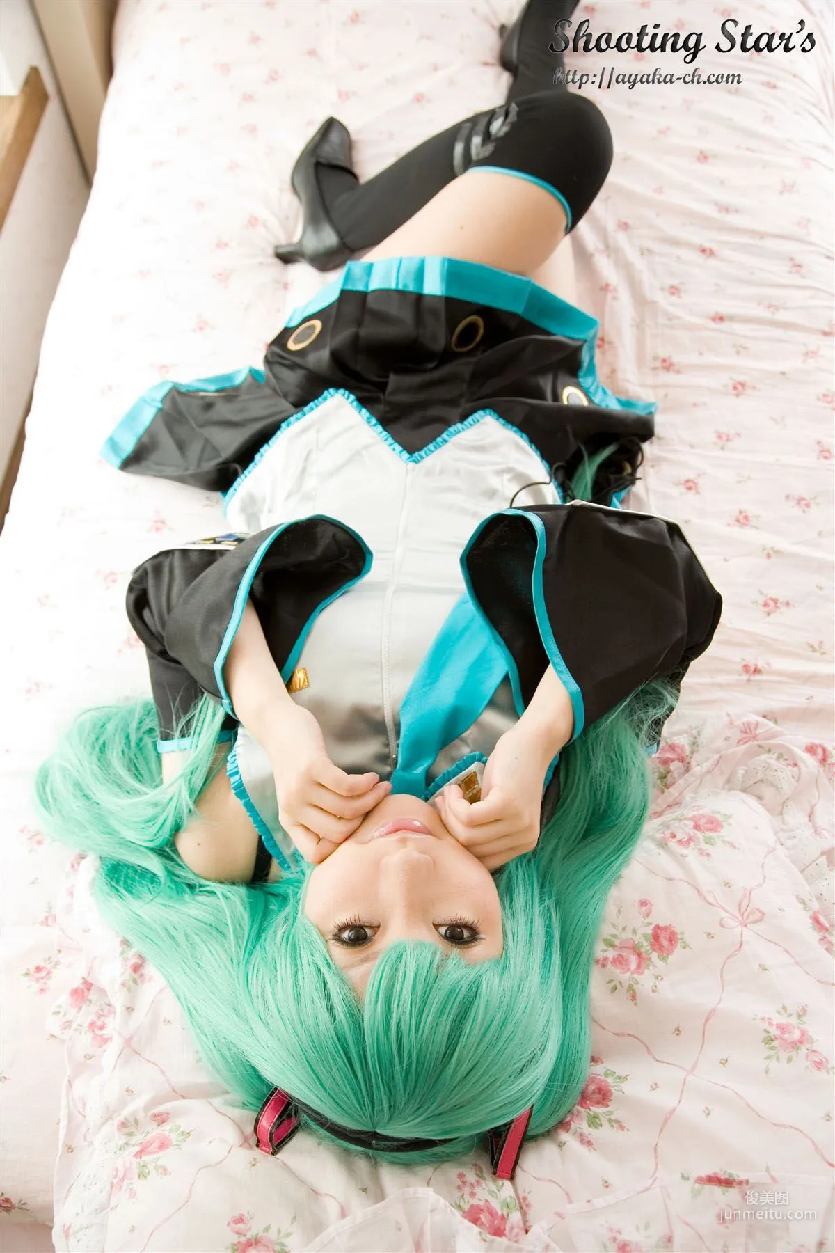 サク (绫香 Saku Ayaka) 《VOCALOID》Hatsune Miku [Shooting Star's] 寫真集 26