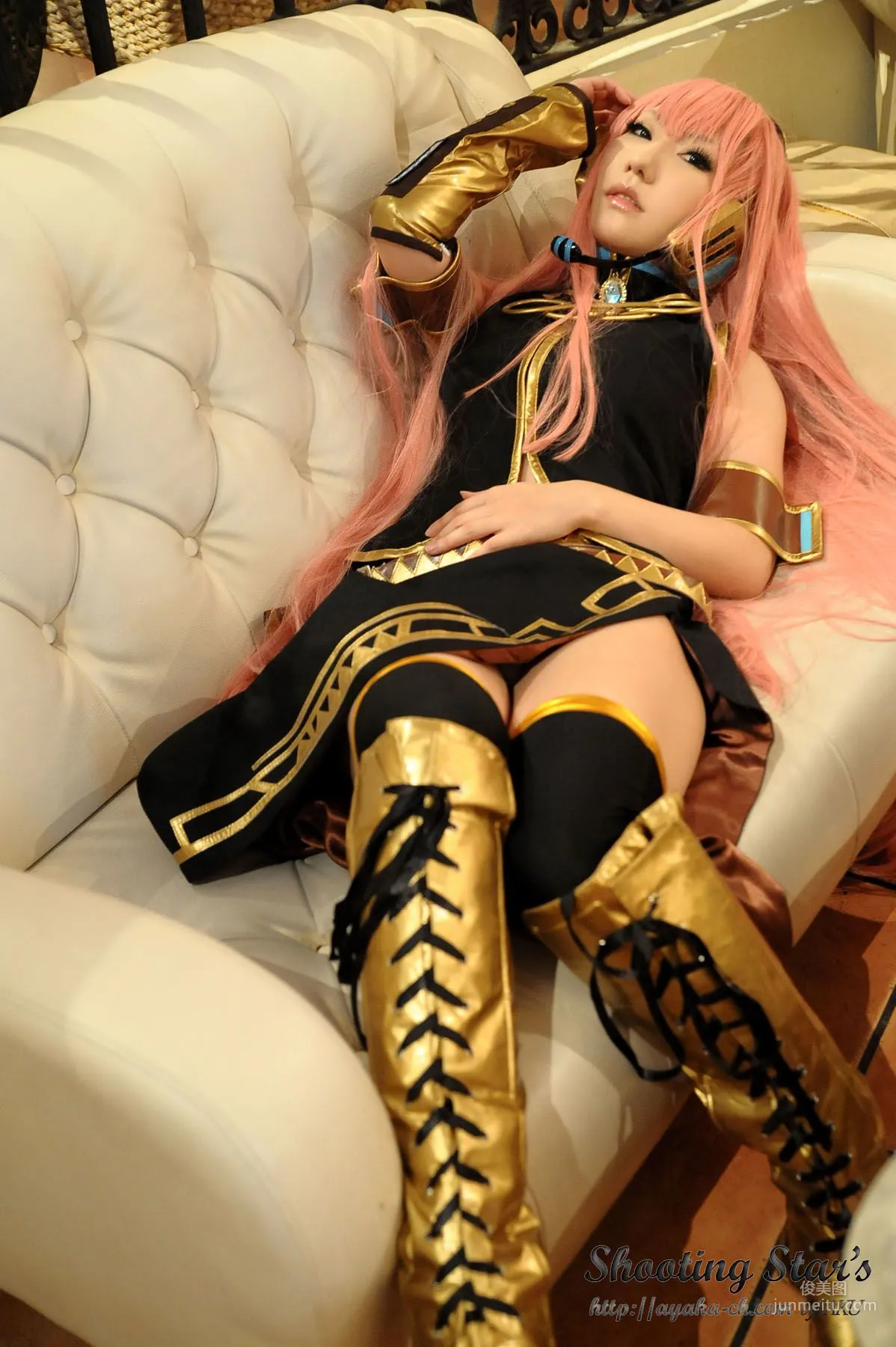 绫香 (Sakuサク) 《VOCALOID》 Megurine Luka [Shooting Star's] 寫真集 10