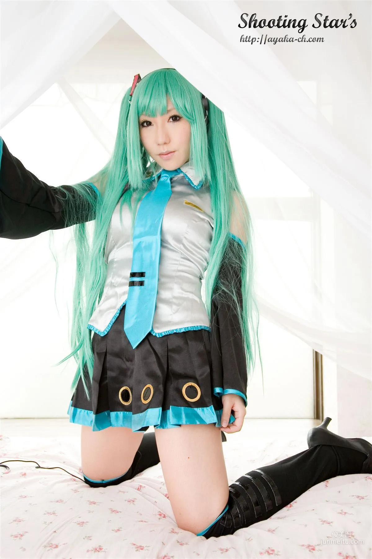 サク (绫香 Saku Ayaka) 《VOCALOID》Hatsune Miku [Shooting Star's] 寫真集 8