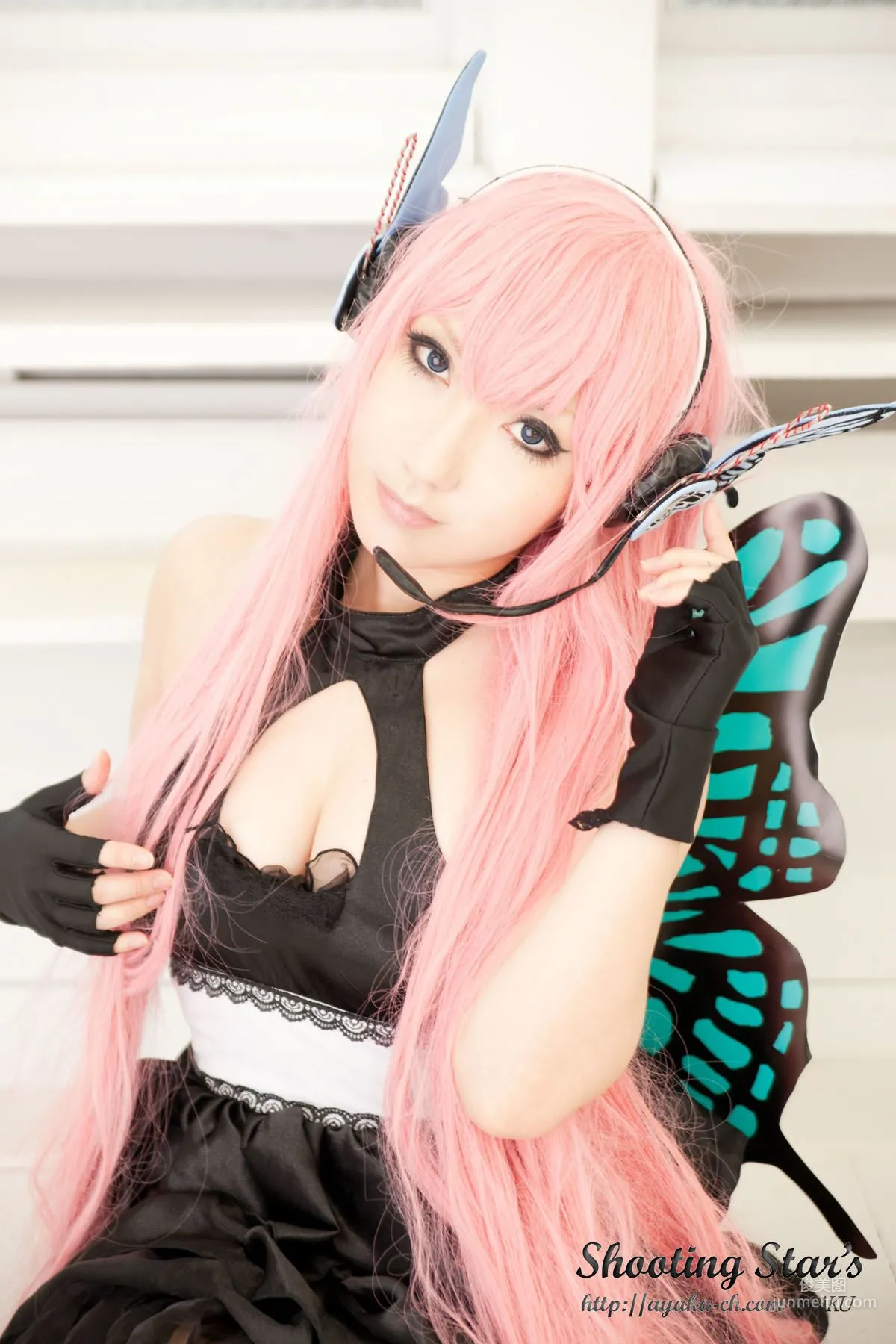 绫香 (Sakuサク) 《VOCALOID》 Megurine Luka [Shooting Star's] 寫真集 41