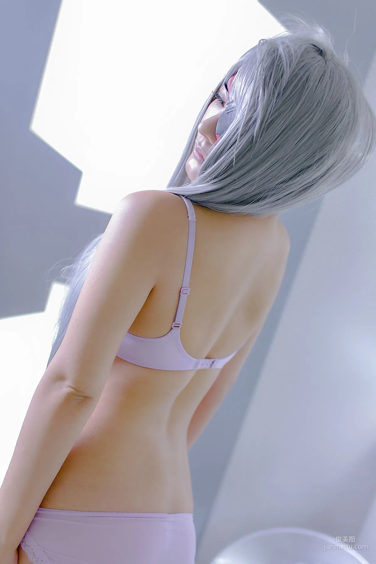 円ちゃみ 《Infinite Stratos》Laura Bodewig [sophillia] 寫真集 33