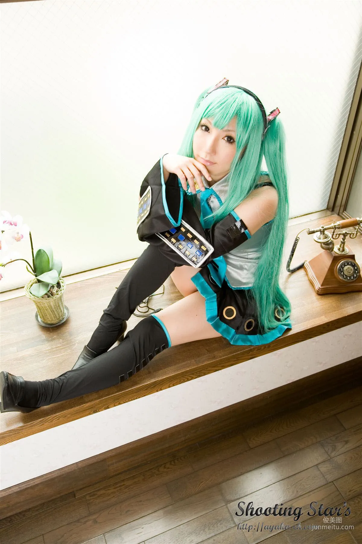 サク (绫香 Saku Ayaka) 《VOCALOID》Hatsune Miku [Shooting Star's] 寫真集 35