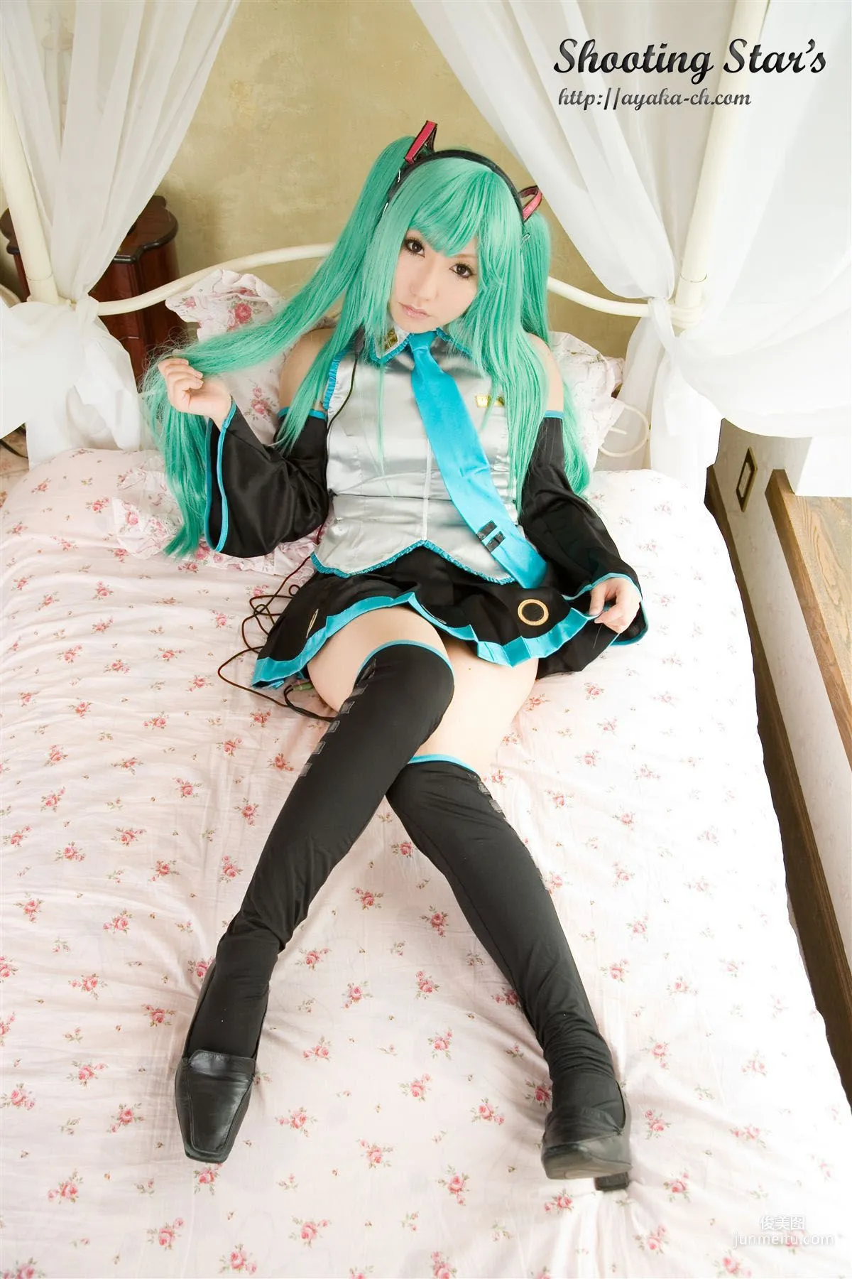 サク (绫香 Saku Ayaka) 《VOCALOID》Hatsune Miku [Shooting Star's] 寫真集 18