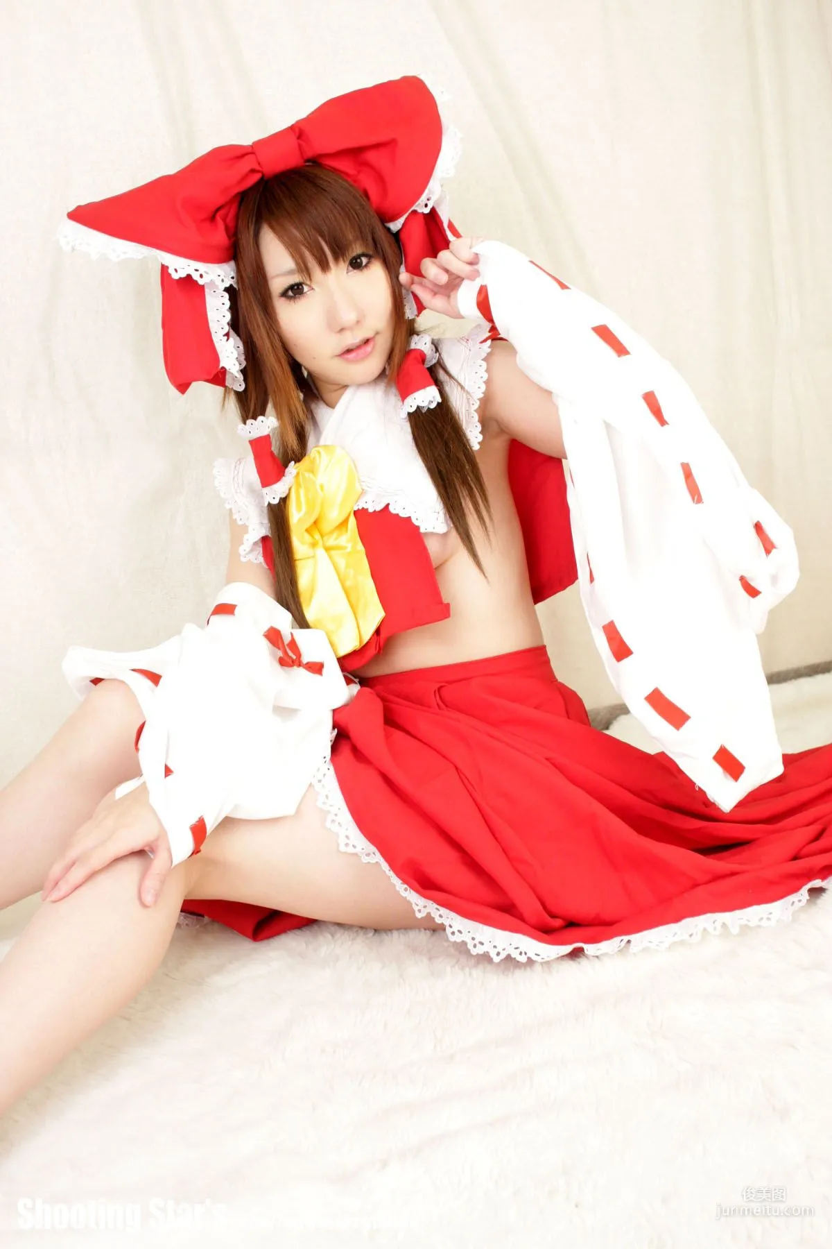 绫香 (Saku サク) 《東方Project》博麗霊夢 Reimu Hakurei 寫真集 77