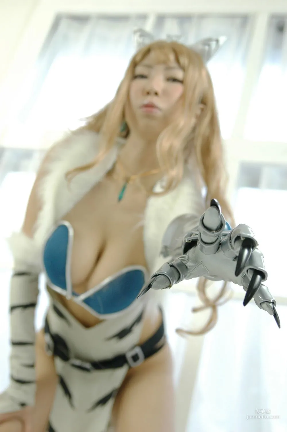 芦屋のりこ 《Queen's Blade》Elina [ism] 写真集23